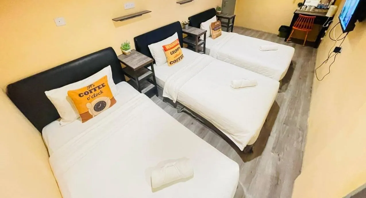 Bed in Loft Pals Urbanstay Lodge, Kapit