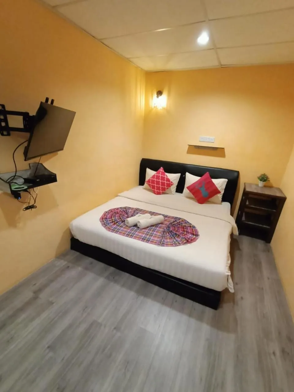 Bed in Loft Pals Urbanstay Lodge, Kapit