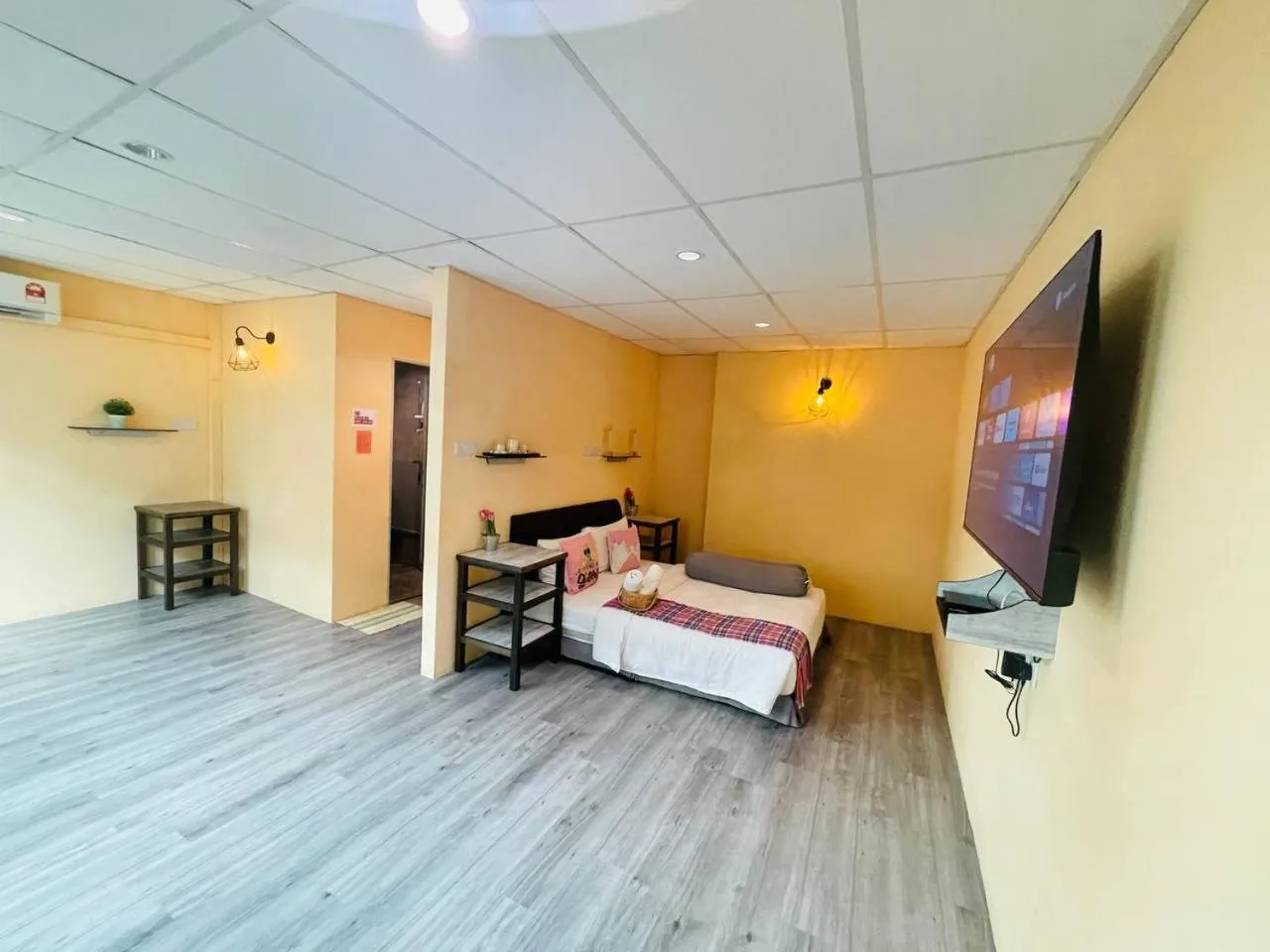 Bed in Loft Pals Urbanstay Lodge, Kapit