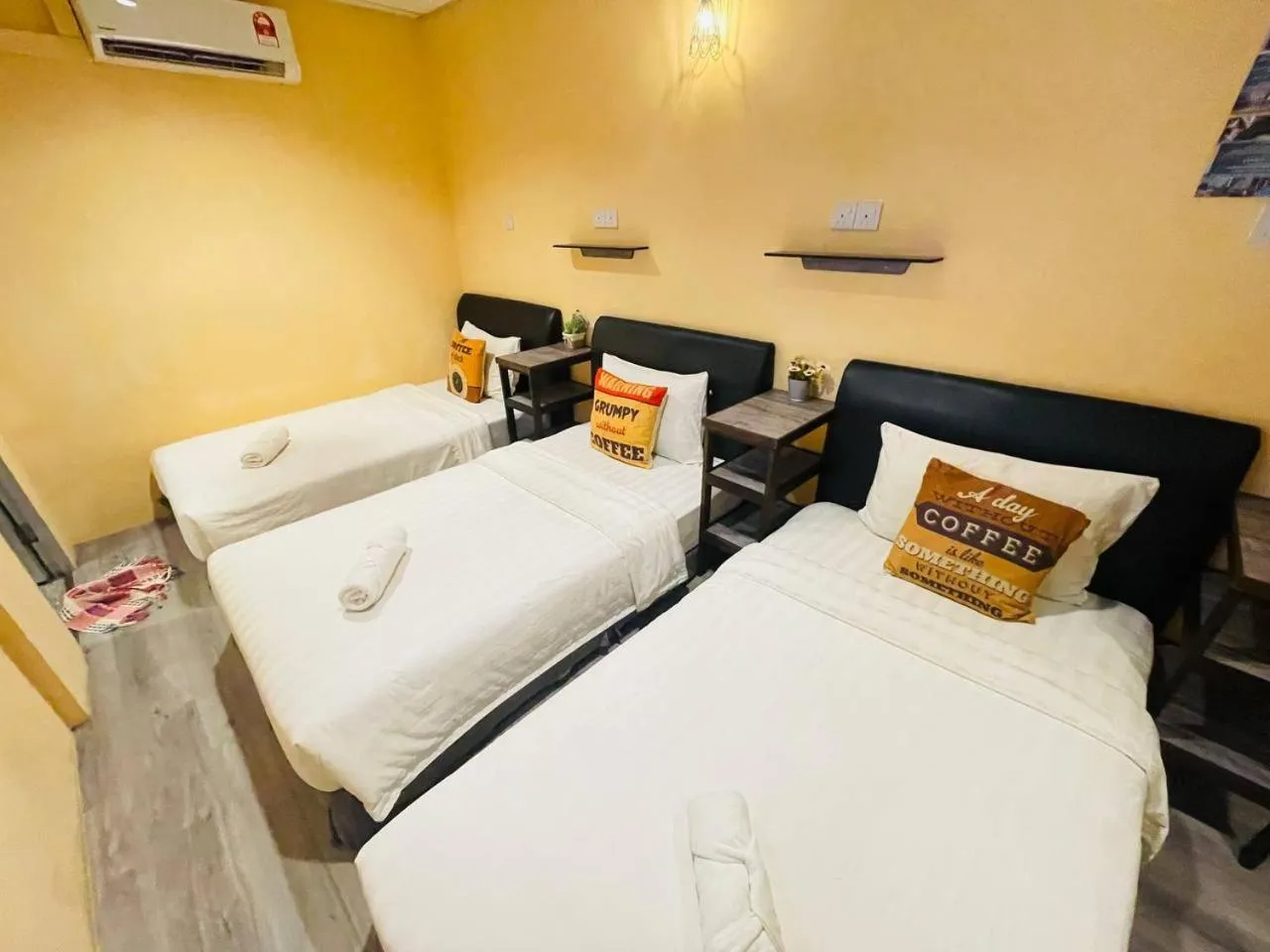 Bed in Loft Pals Urbanstay Lodge, Kapit