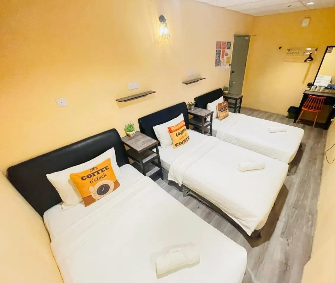 Bed in Loft Pals Urbanstay Lodge, Kapit