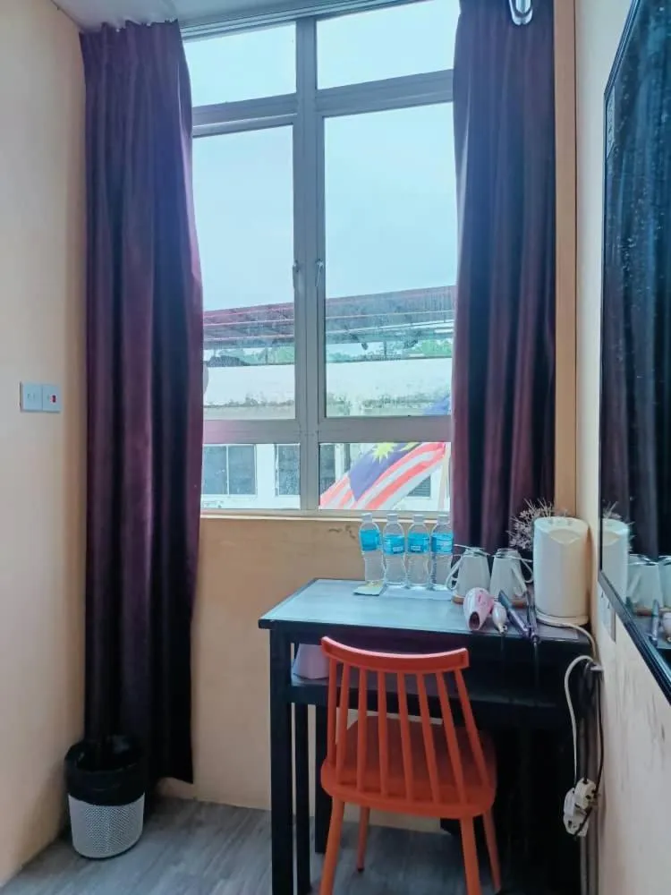 Loft Pals Urbanstay Lodge, Kapit