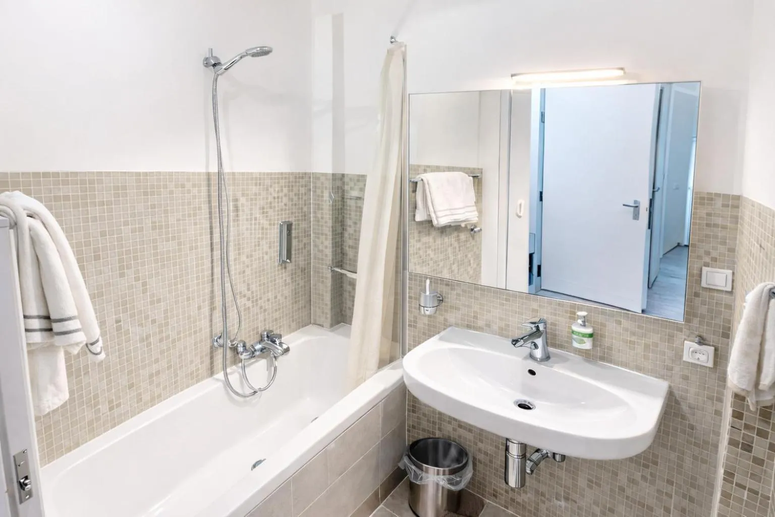 Bathroom in Hotel San Carlo