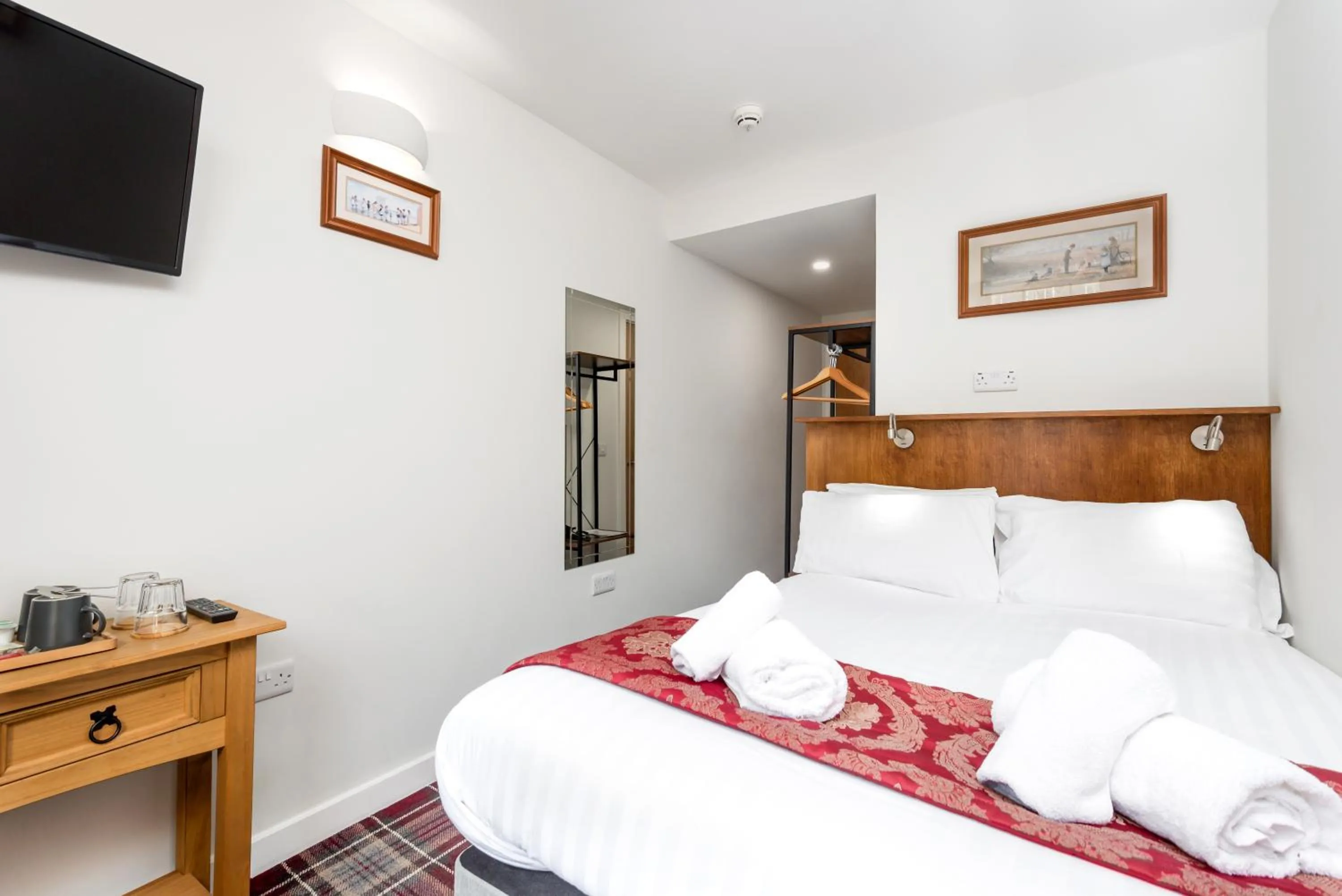 Bedroom, Bed in SMITH PLACE HOTEL