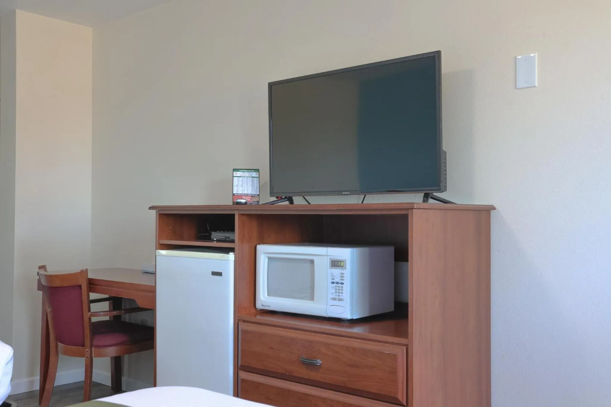 TV and multimedia in Chippewa Motel Mount Pleasant