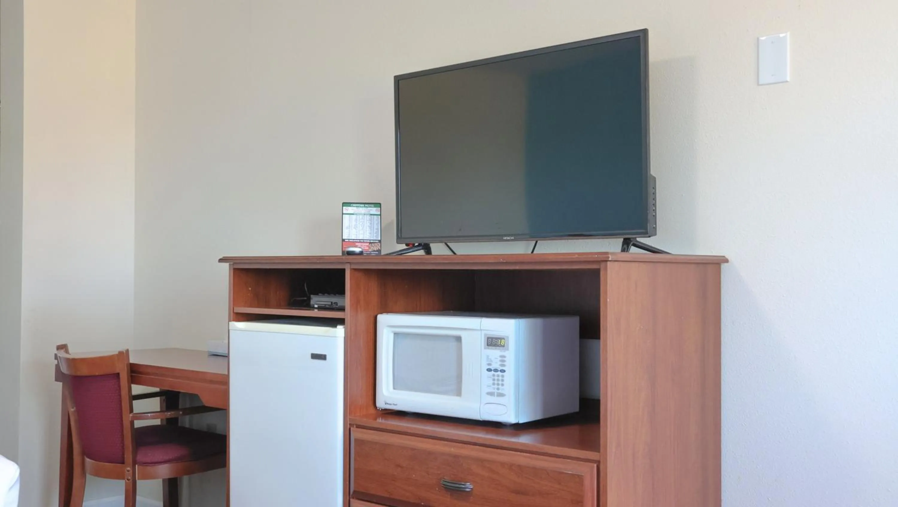 Photo of the whole room in Chippewa Motel Mount Pleasant