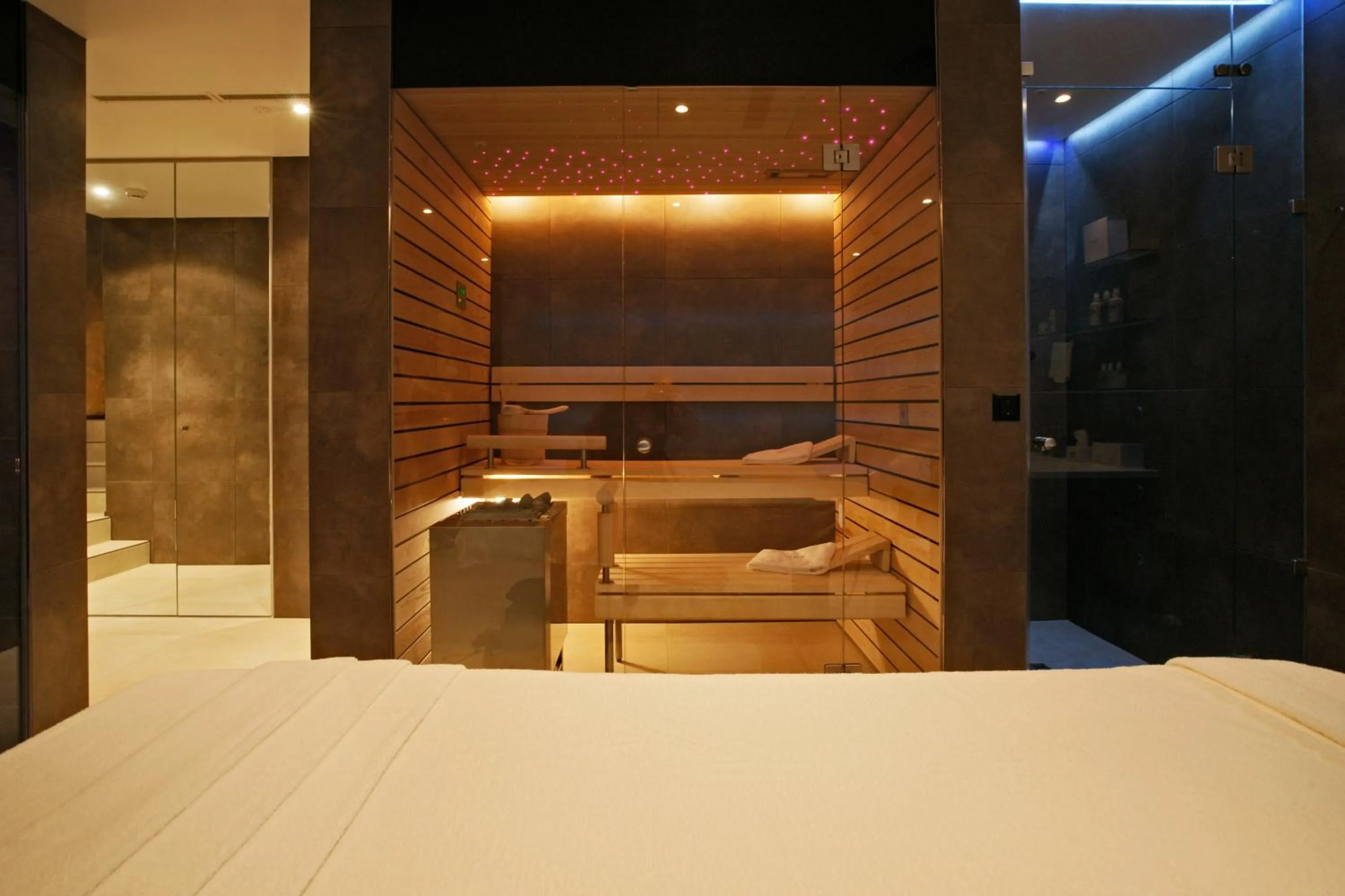 Sauna, Bed in Villa Principe Leopoldo