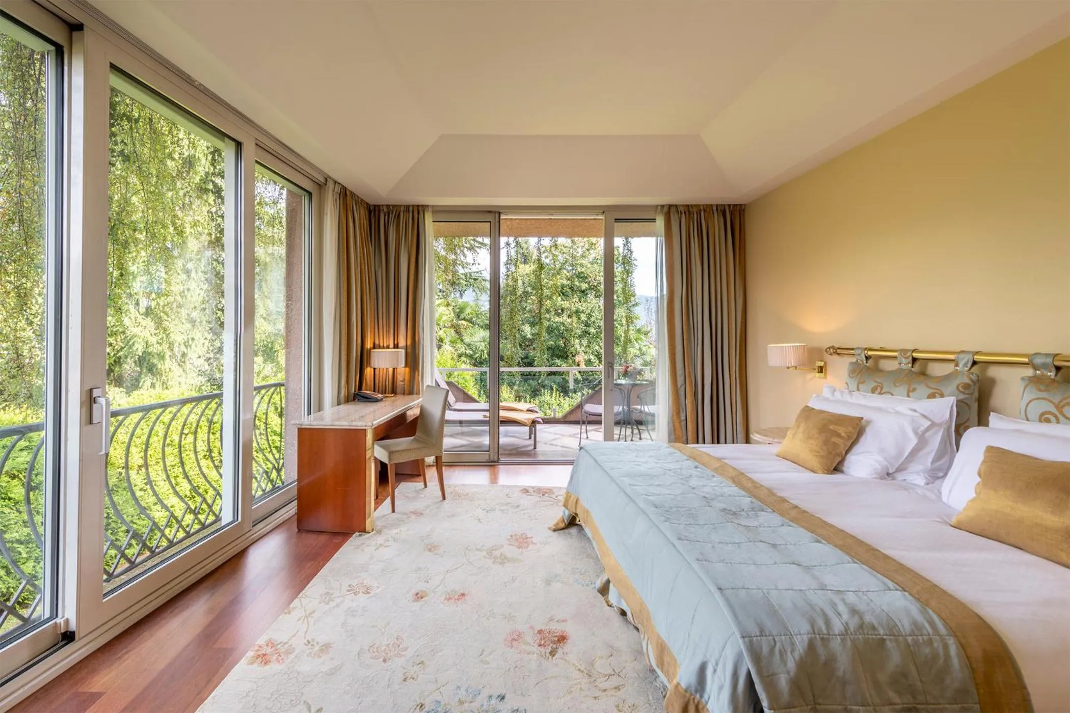 View (from property/room), Bed in Villa Principe Leopoldo