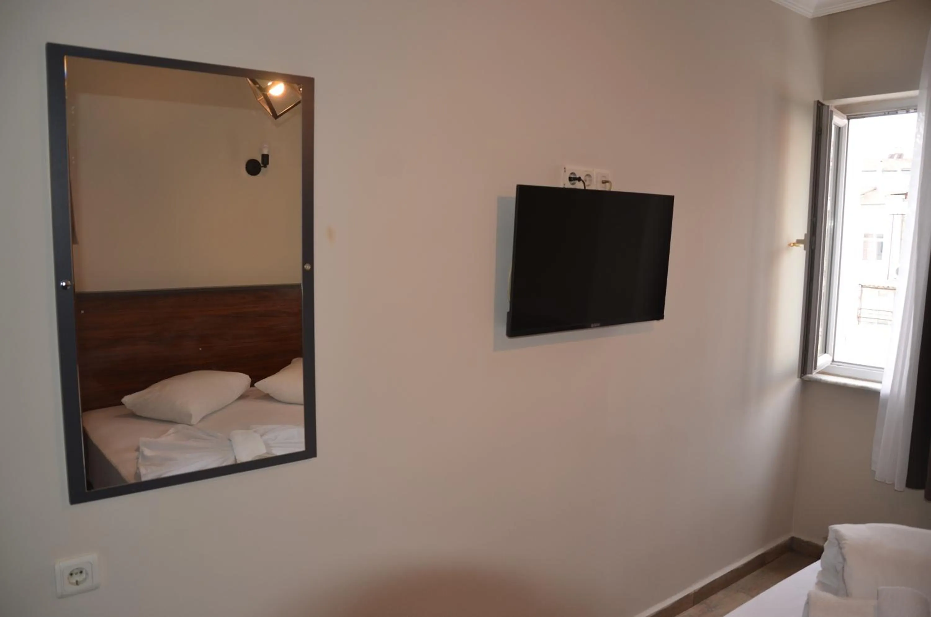 TV and multimedia, Bed in Marka Hotel