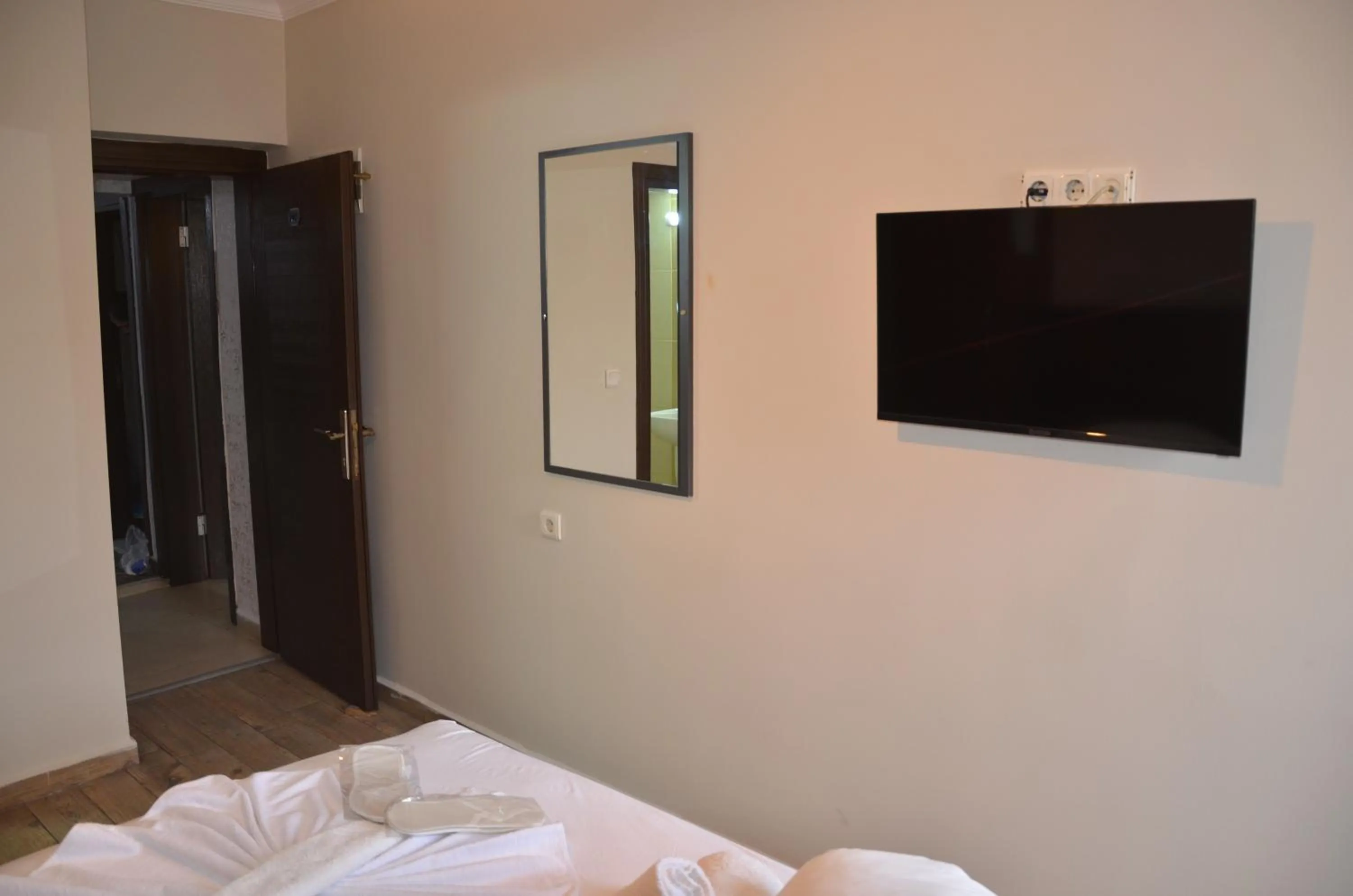 TV and multimedia, Bed in Marka Hotel