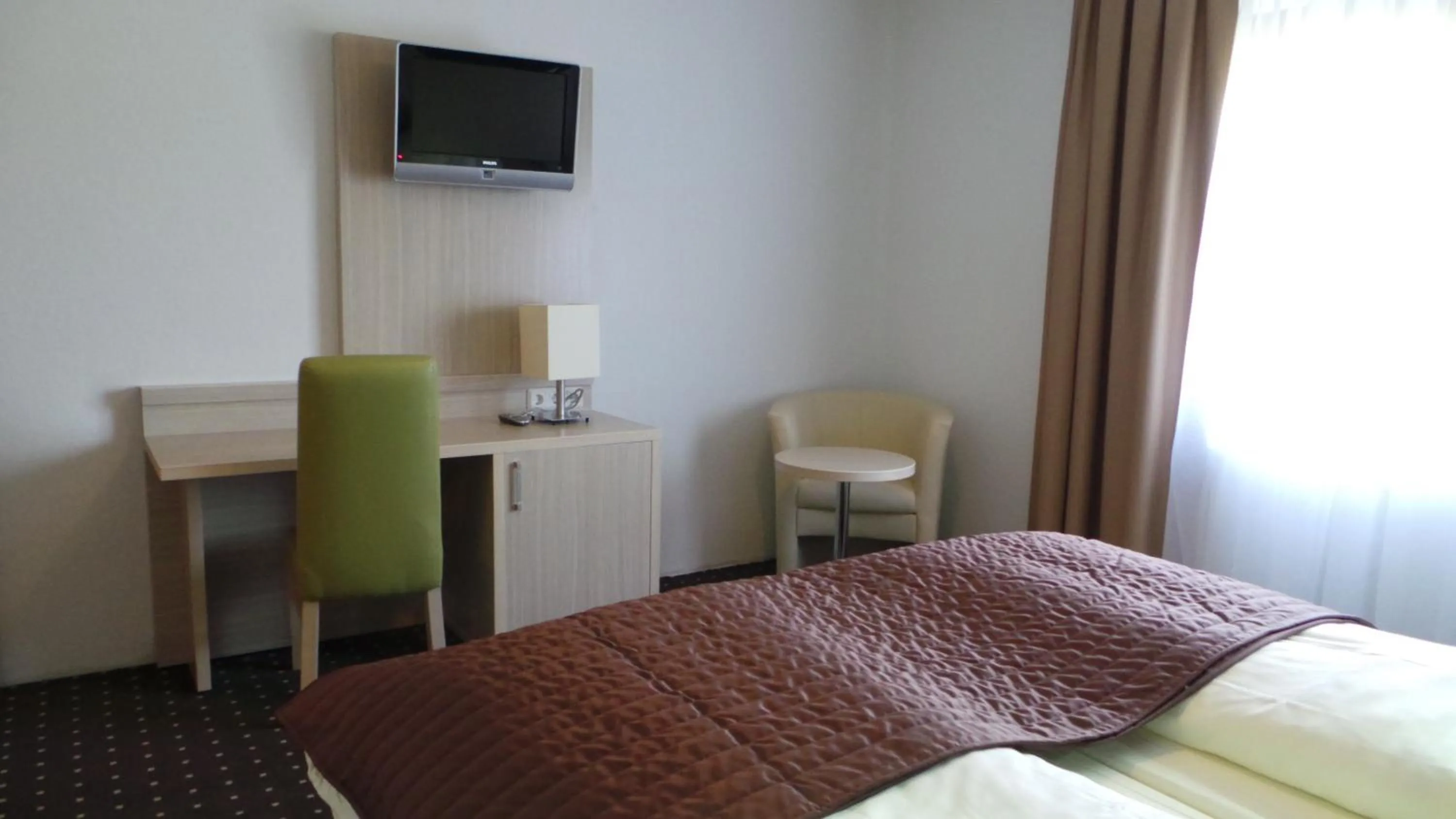 Bedroom, Bed in Rhönblick Landhotel - Restaurant - Countrypub