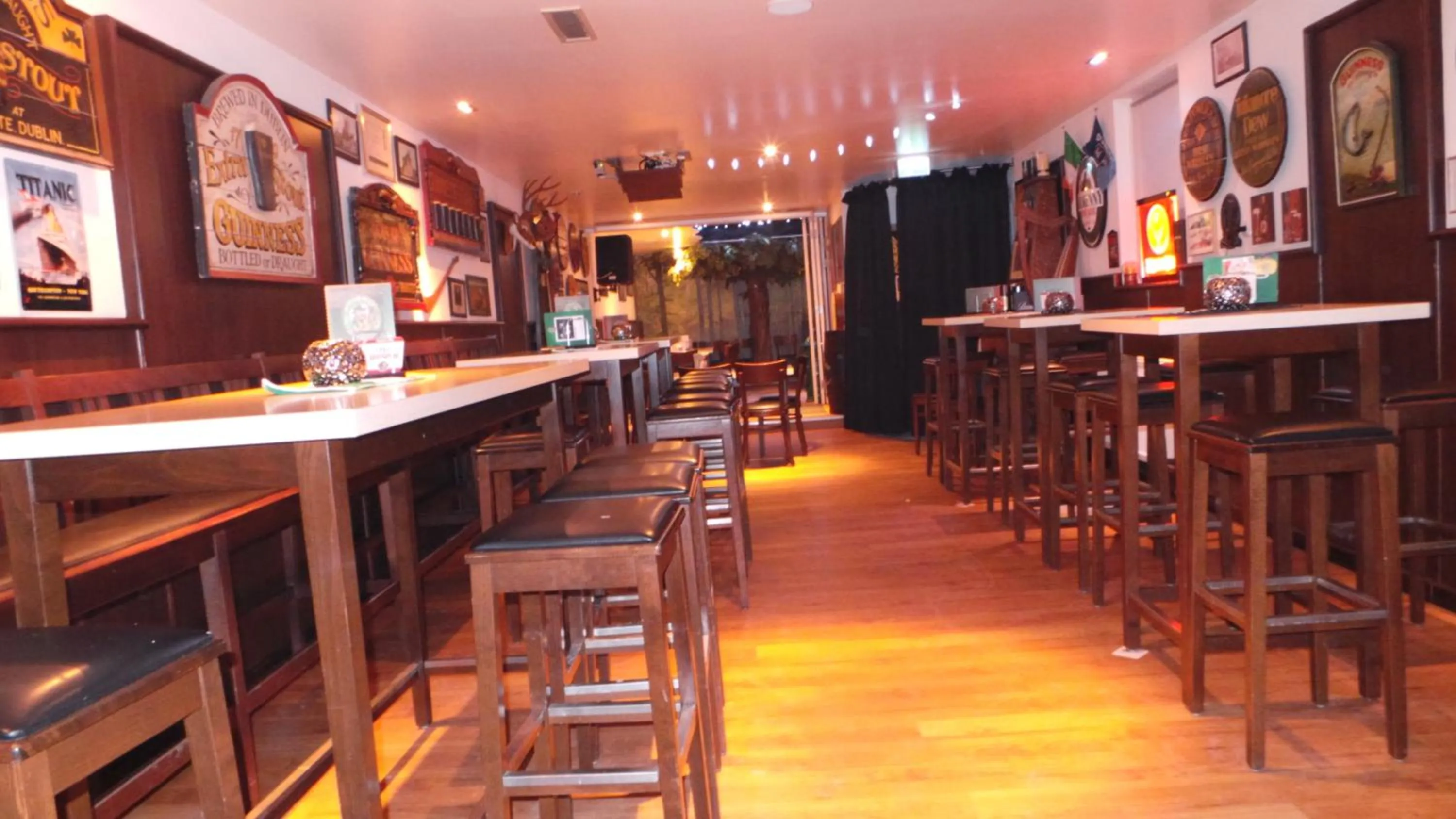 Lounge or bar in Rhönblick Landhotel - Restaurant - Countrypub