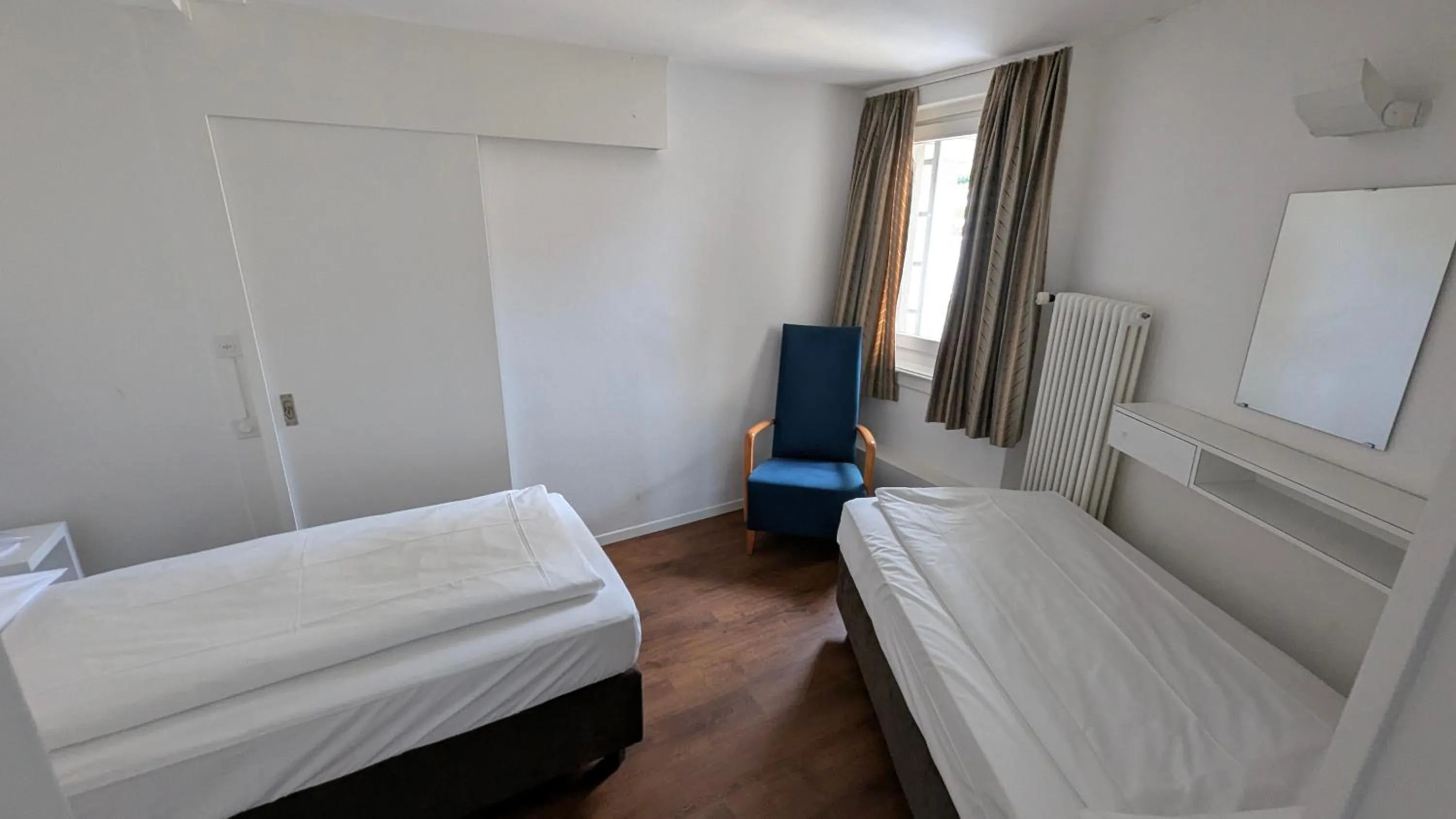 Bedroom, Bed in Hotel De la Paix