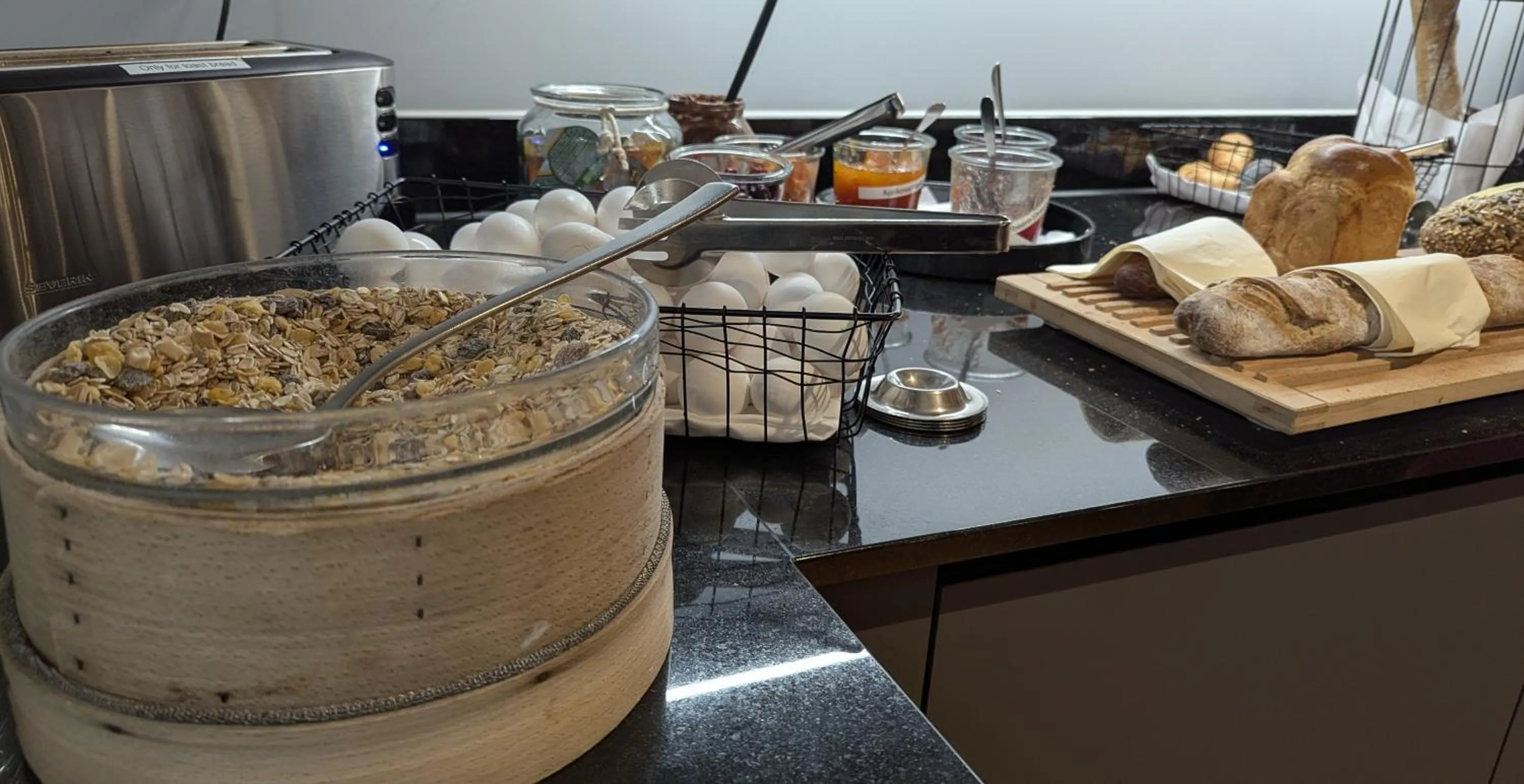 Breakfast in Hotel De la Paix