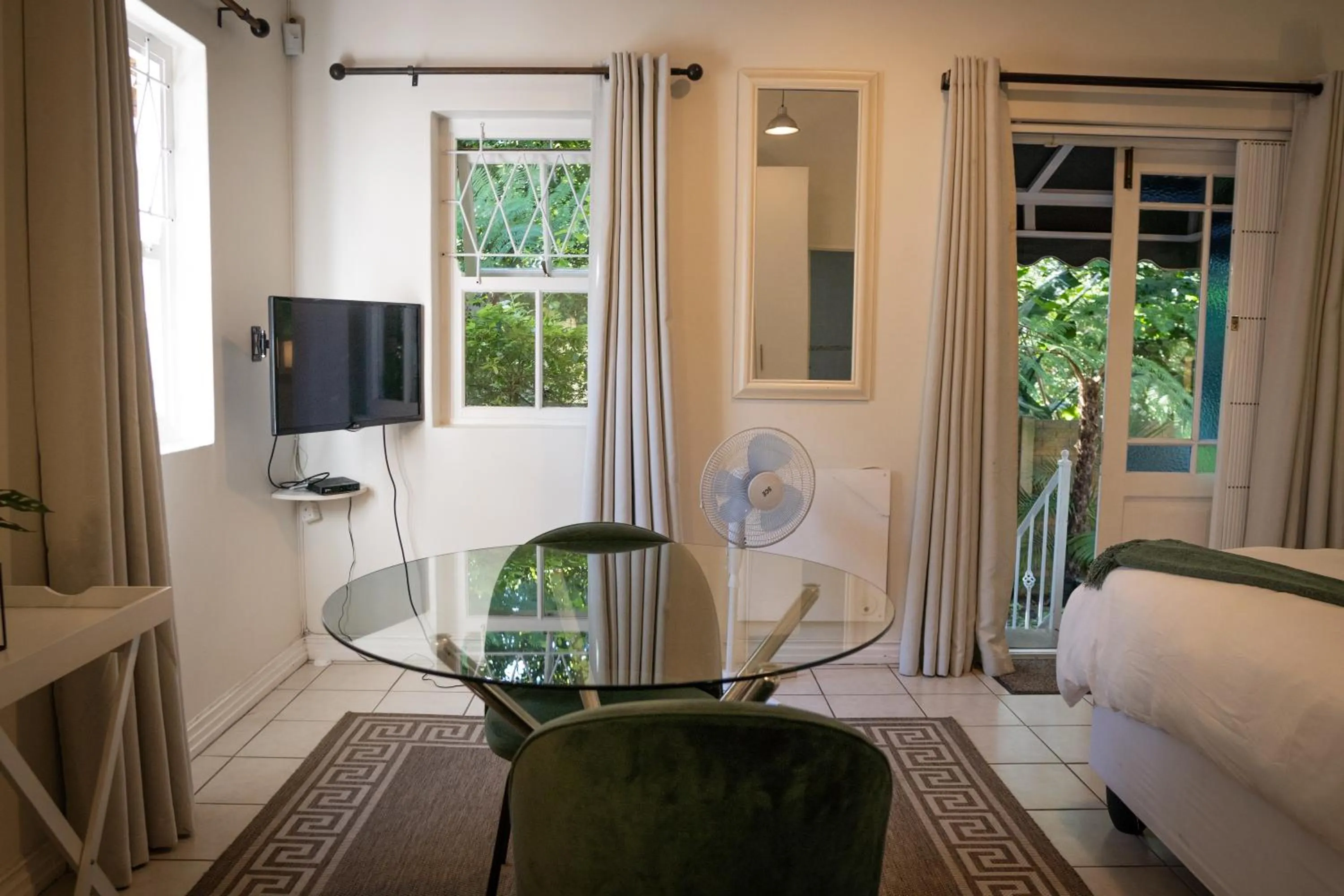 Photo of the whole room in Rustic Manor Guest House