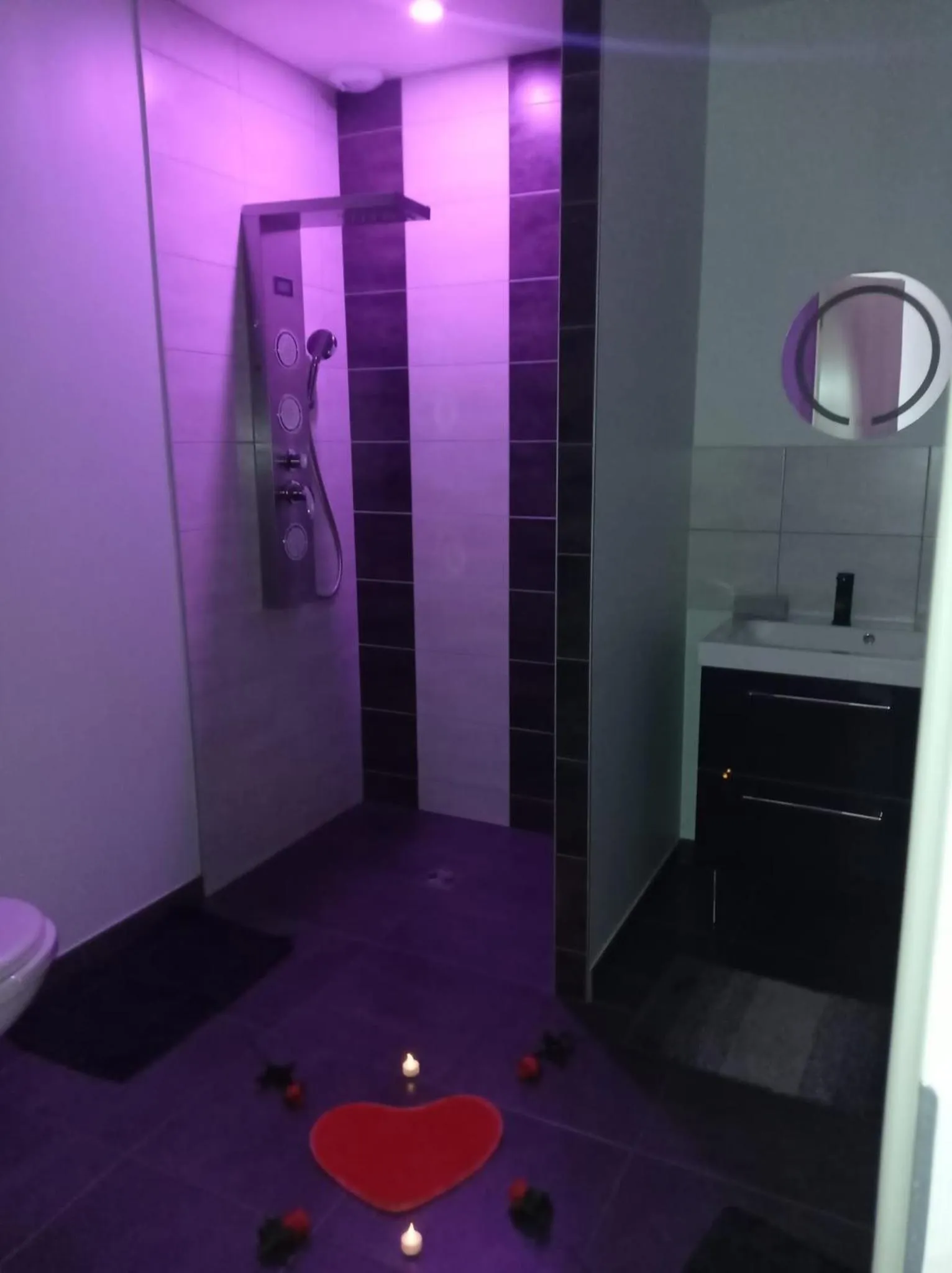 Shower in Paradis Secret Spa