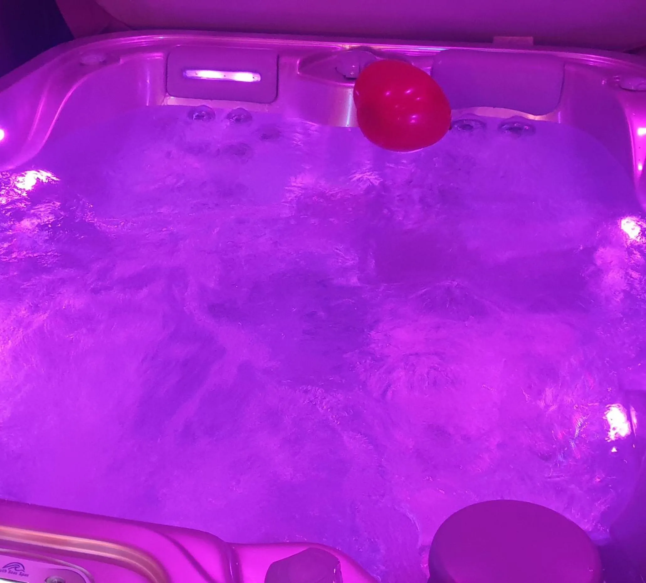 Hot Tub in Paradis Secret Spa