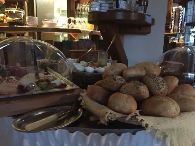 Buffet breakfast in Winzerstübchen