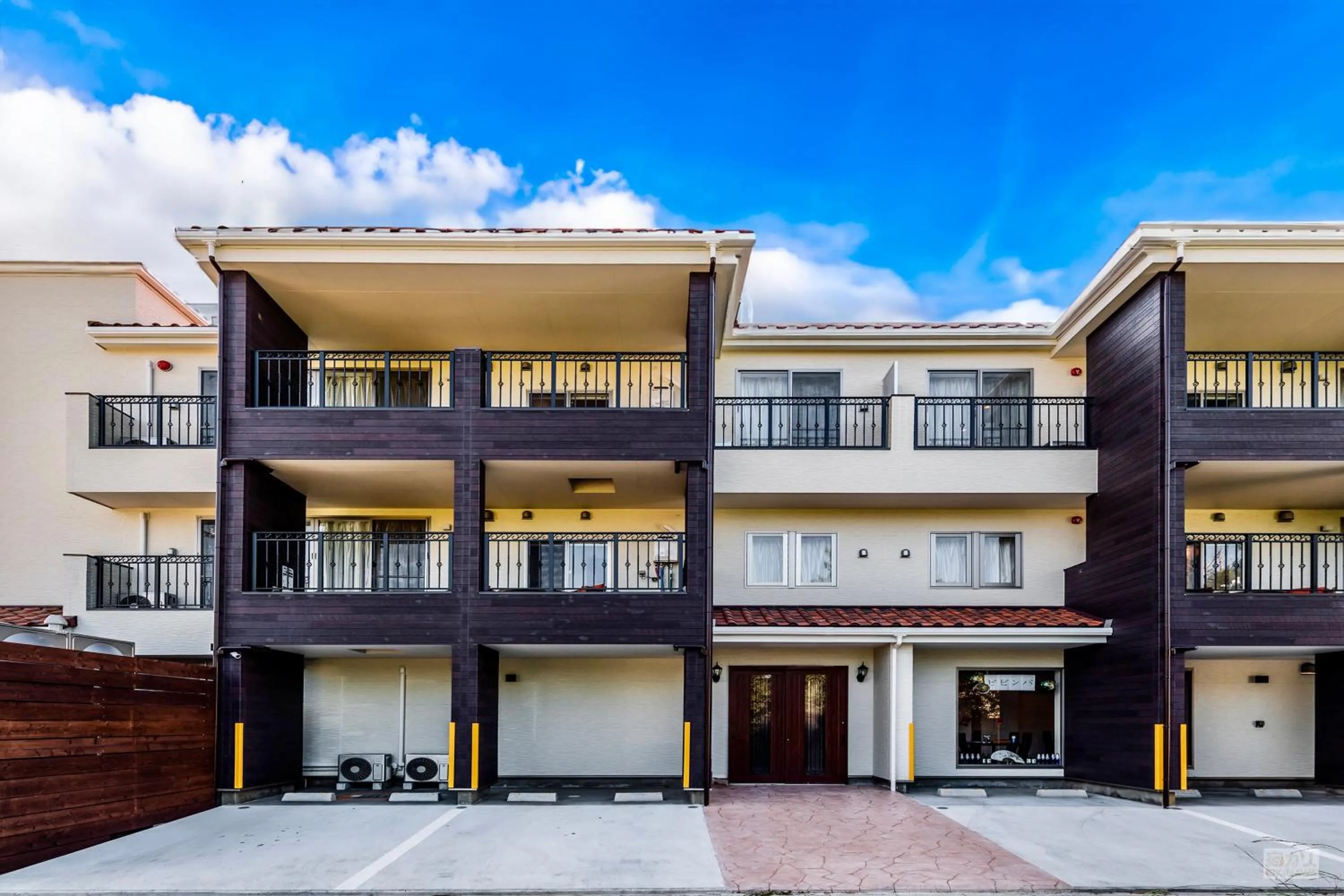 Property building in Ahman Inn Island Yagaji