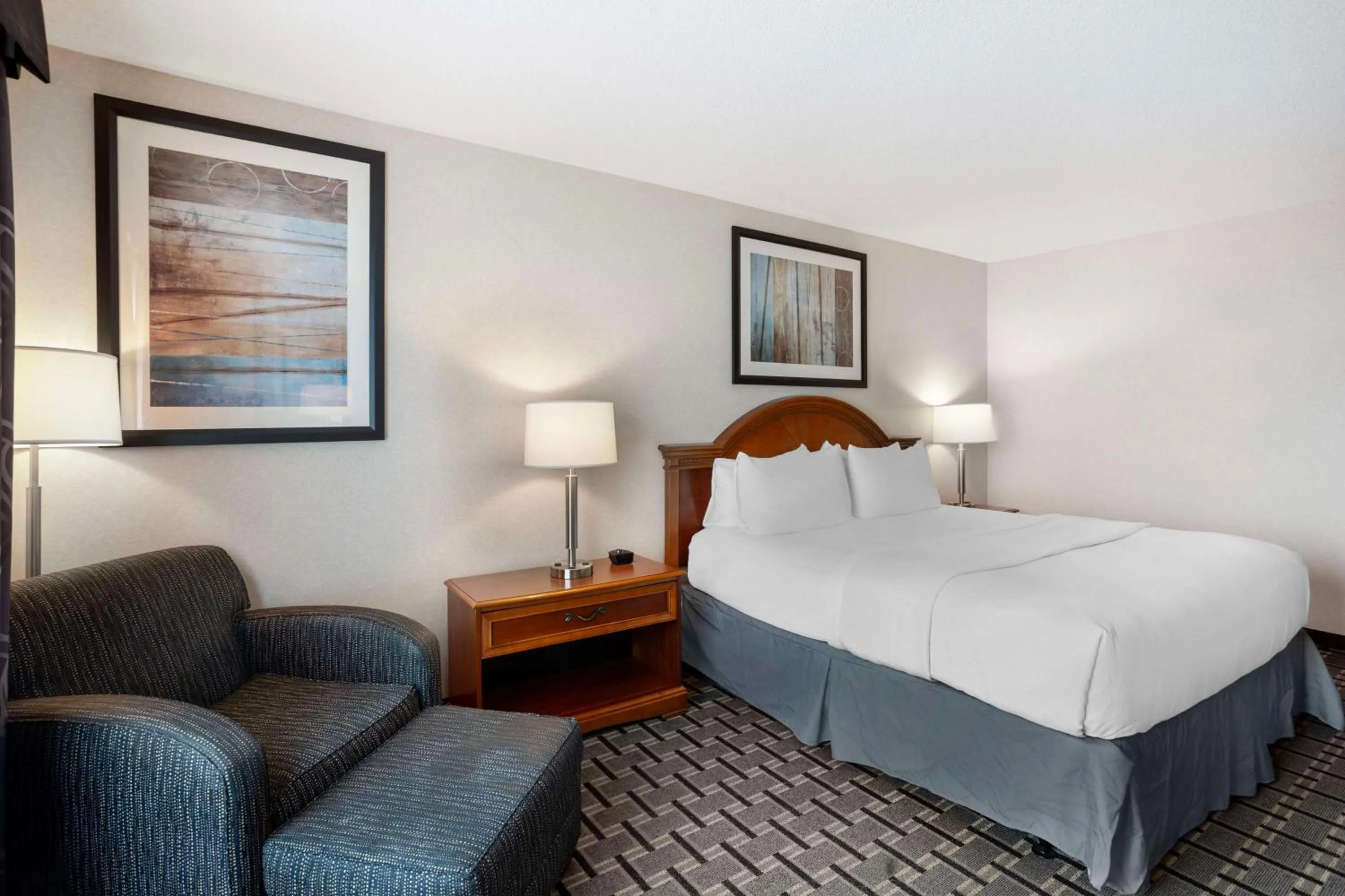 Bedroom, Bed in Best Western Plus Clearfield