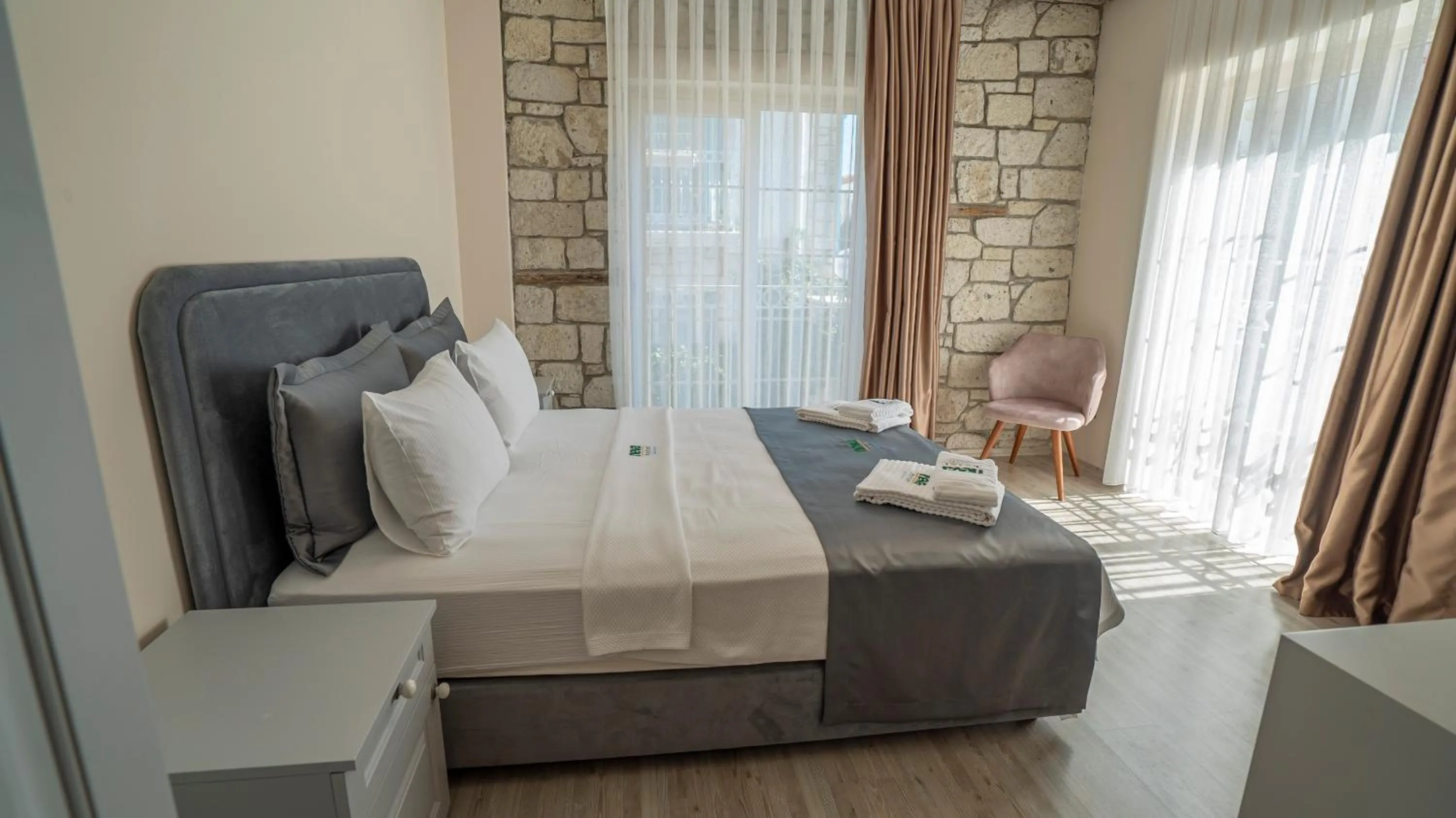 Bedroom, Bed in Neva Hotel Alaçatı