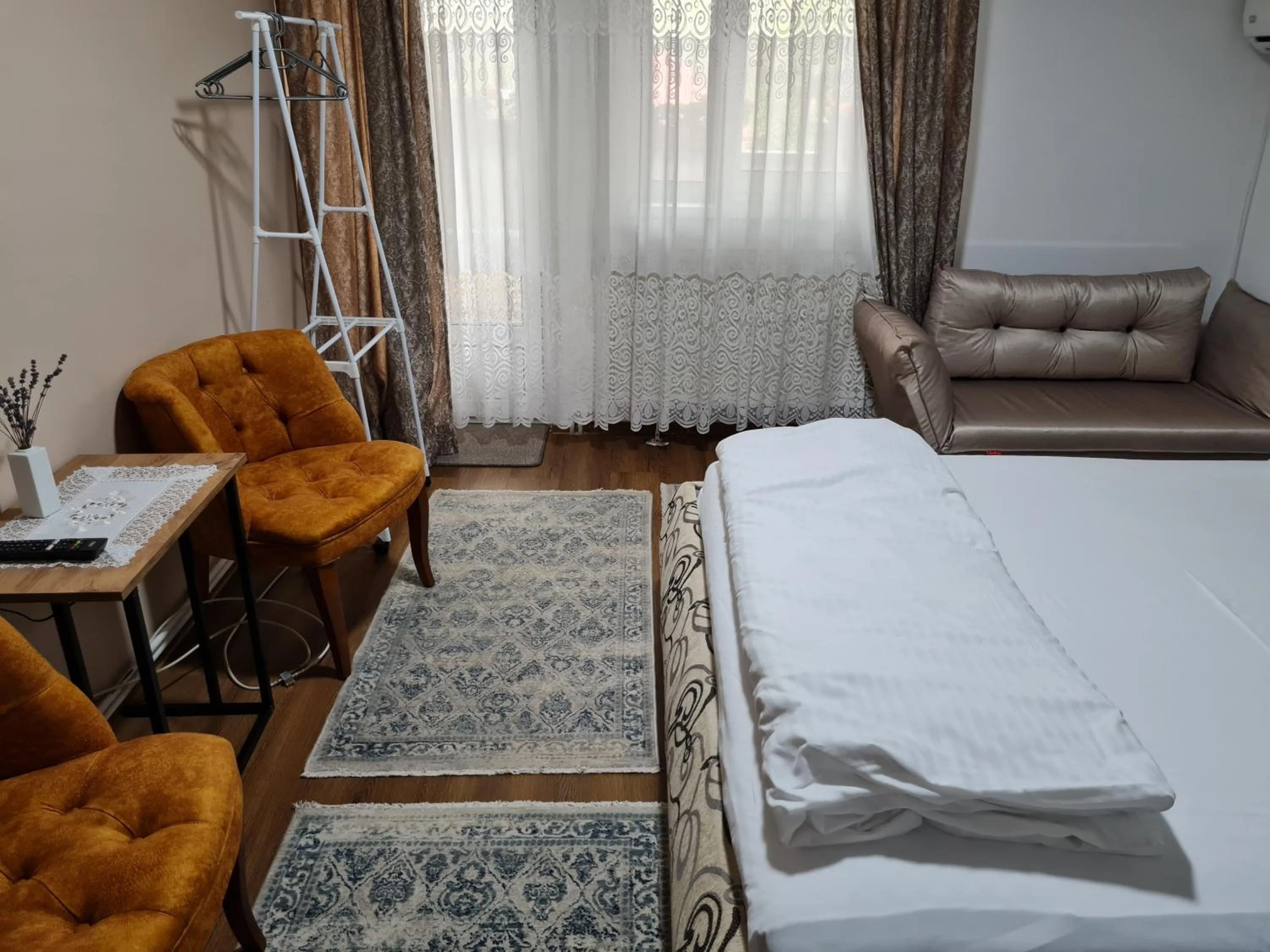 Bed in Pensiunea Clasic