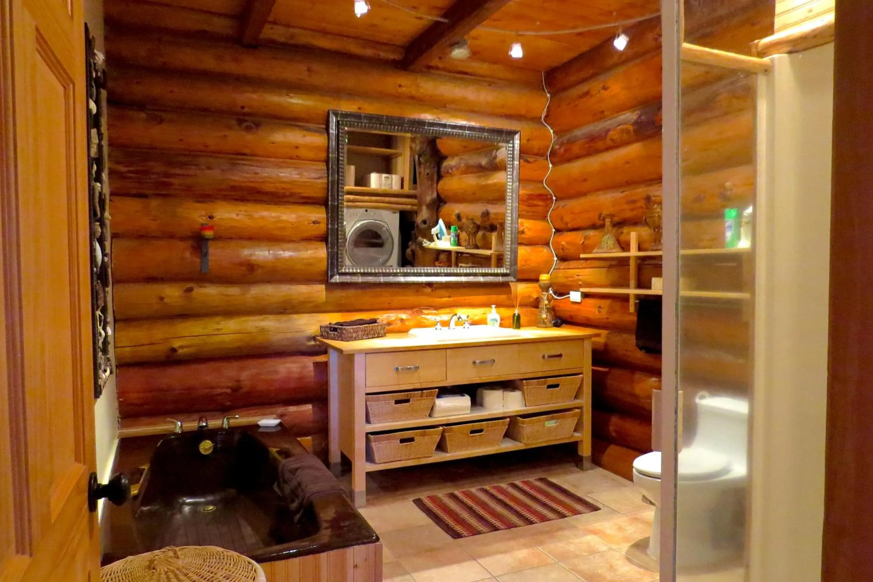 Bathroom in Handsome Dan's at Otter Point