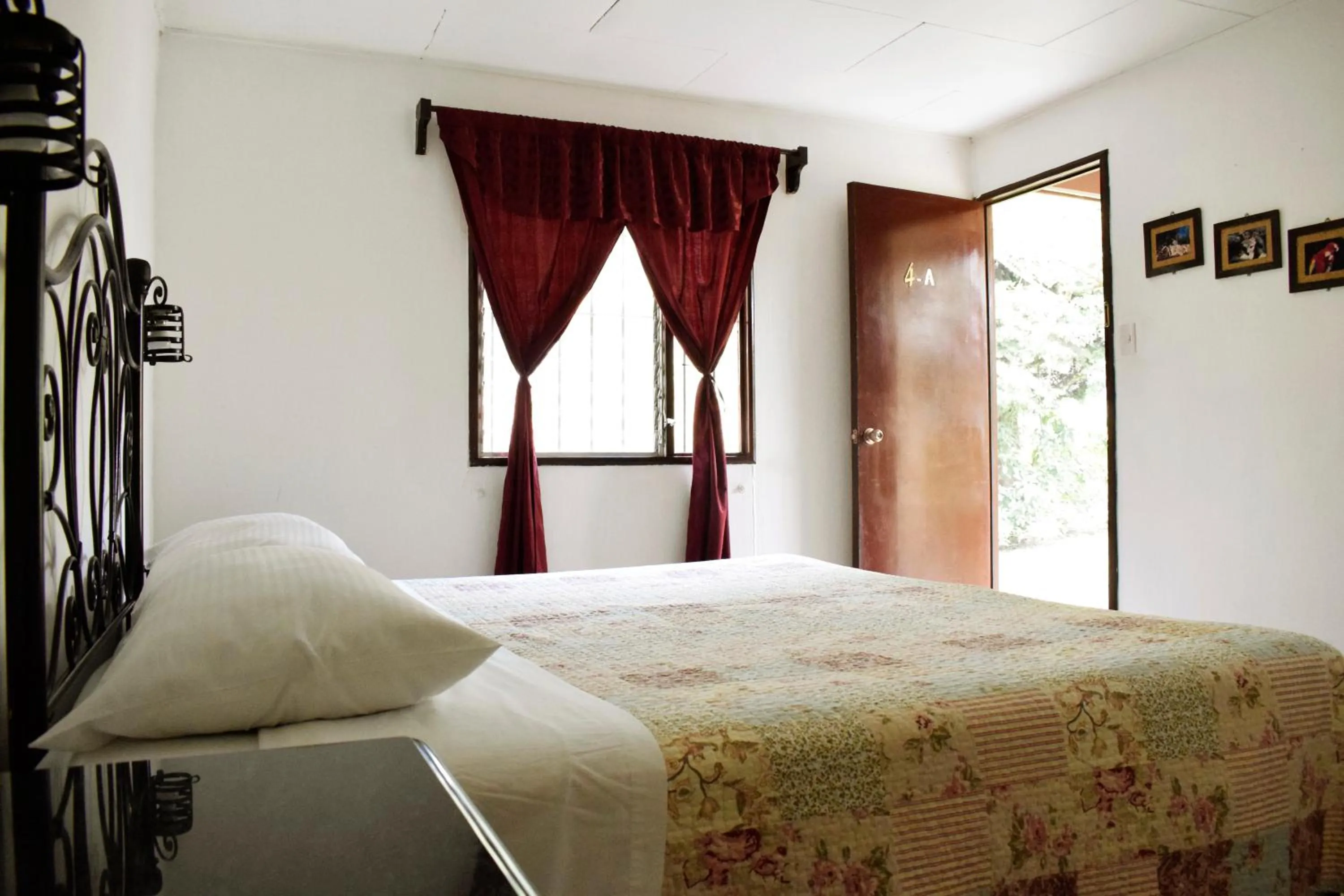 Photo of the whole room, Bed in Park Hotel