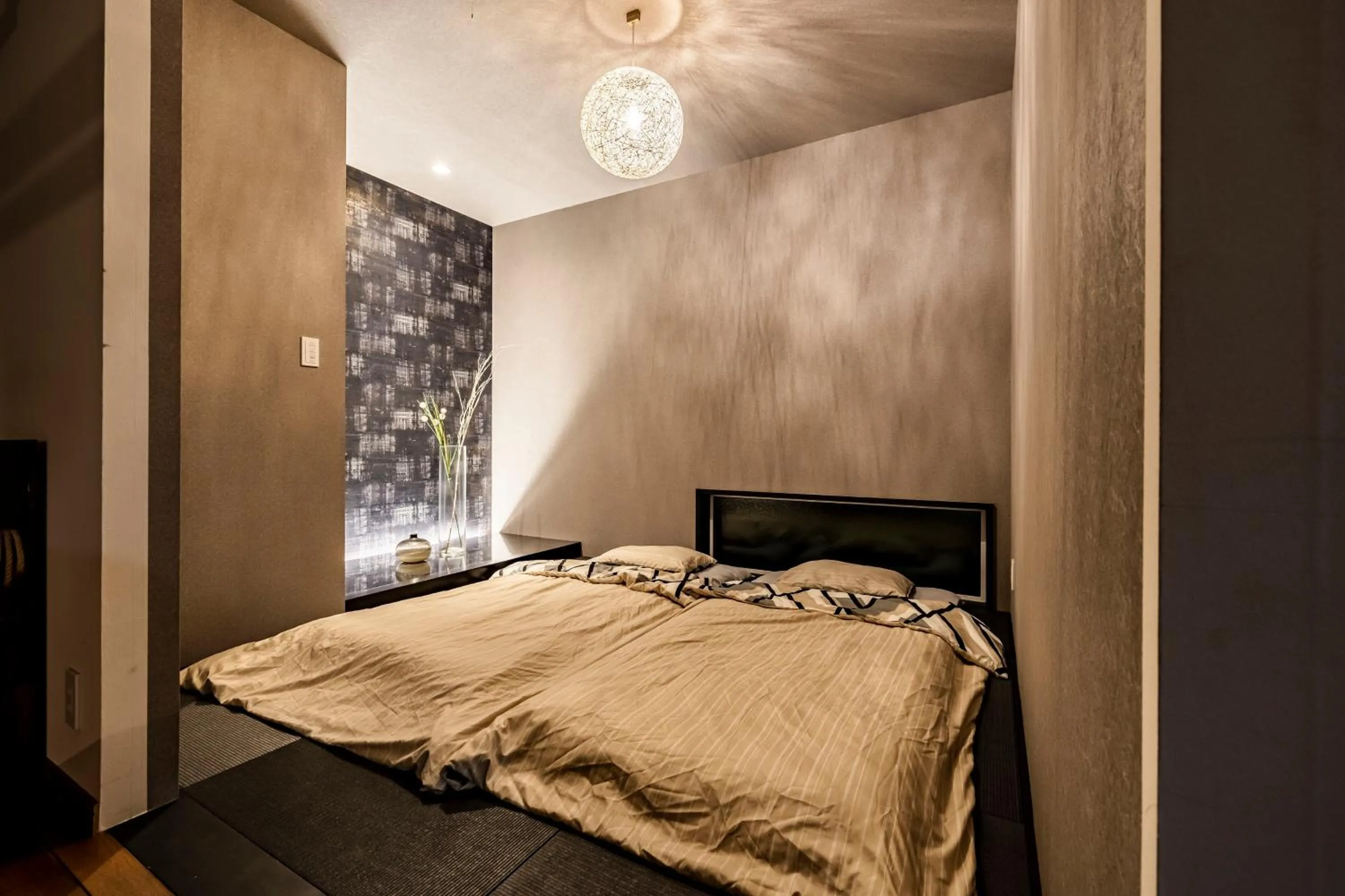 Bed in Antiques Inuyama -アンティークス犬山-