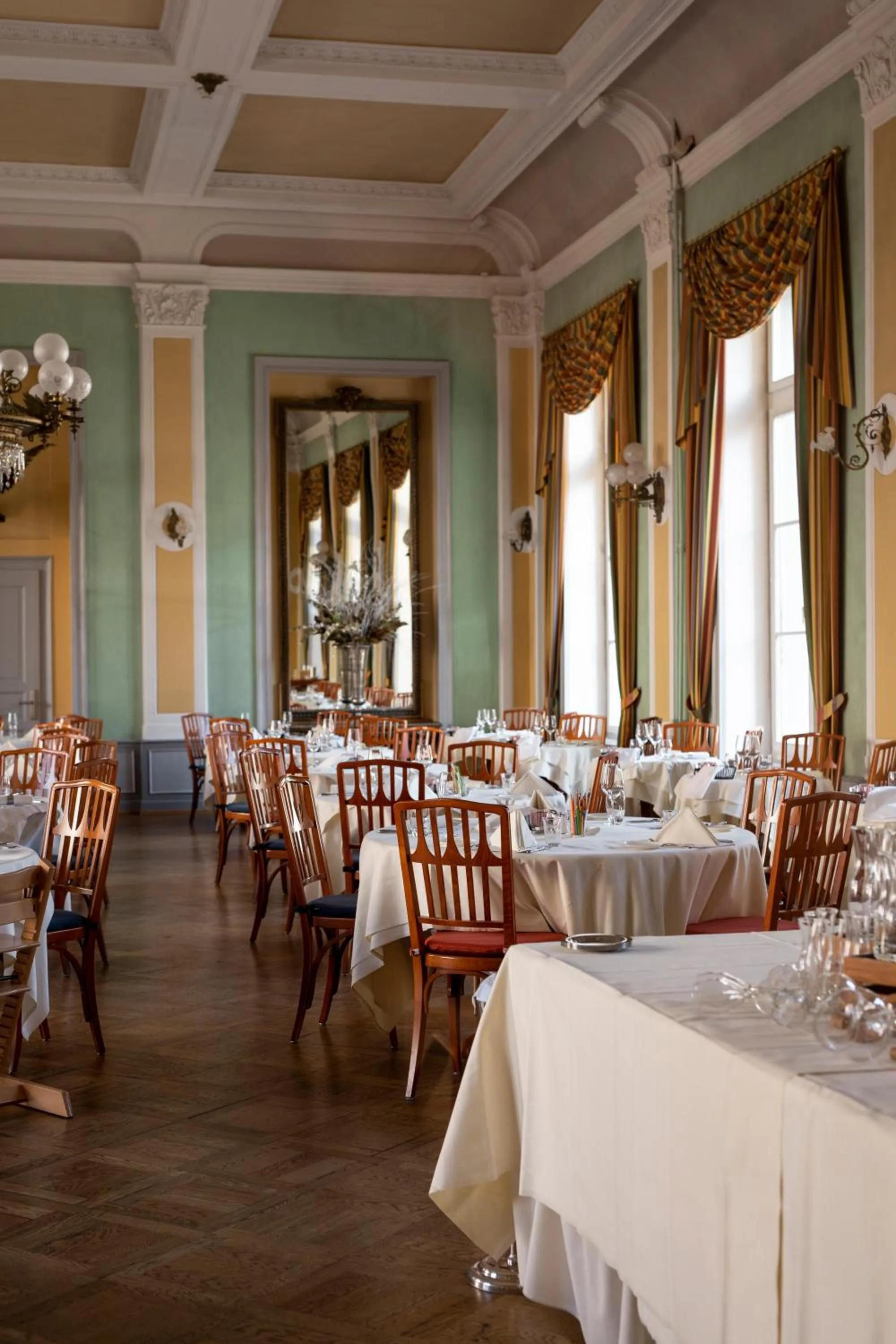 Restaurant/places to eat in Hotel Saratz Pontresina Mountain Resort & Spa