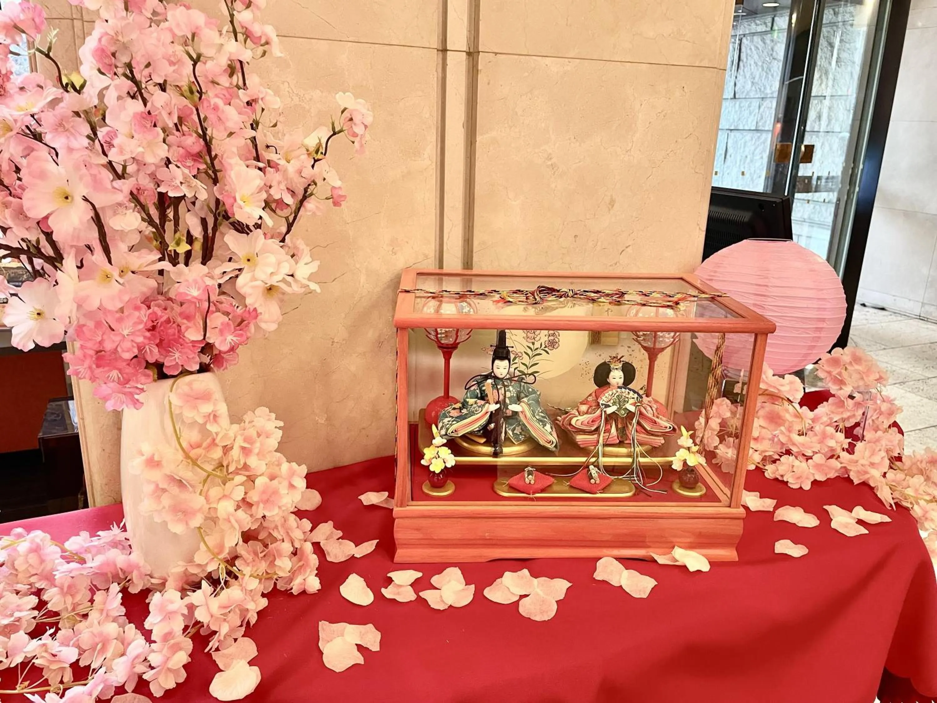 Lobby or reception in APA Hotel Matsuyamajo Nishi