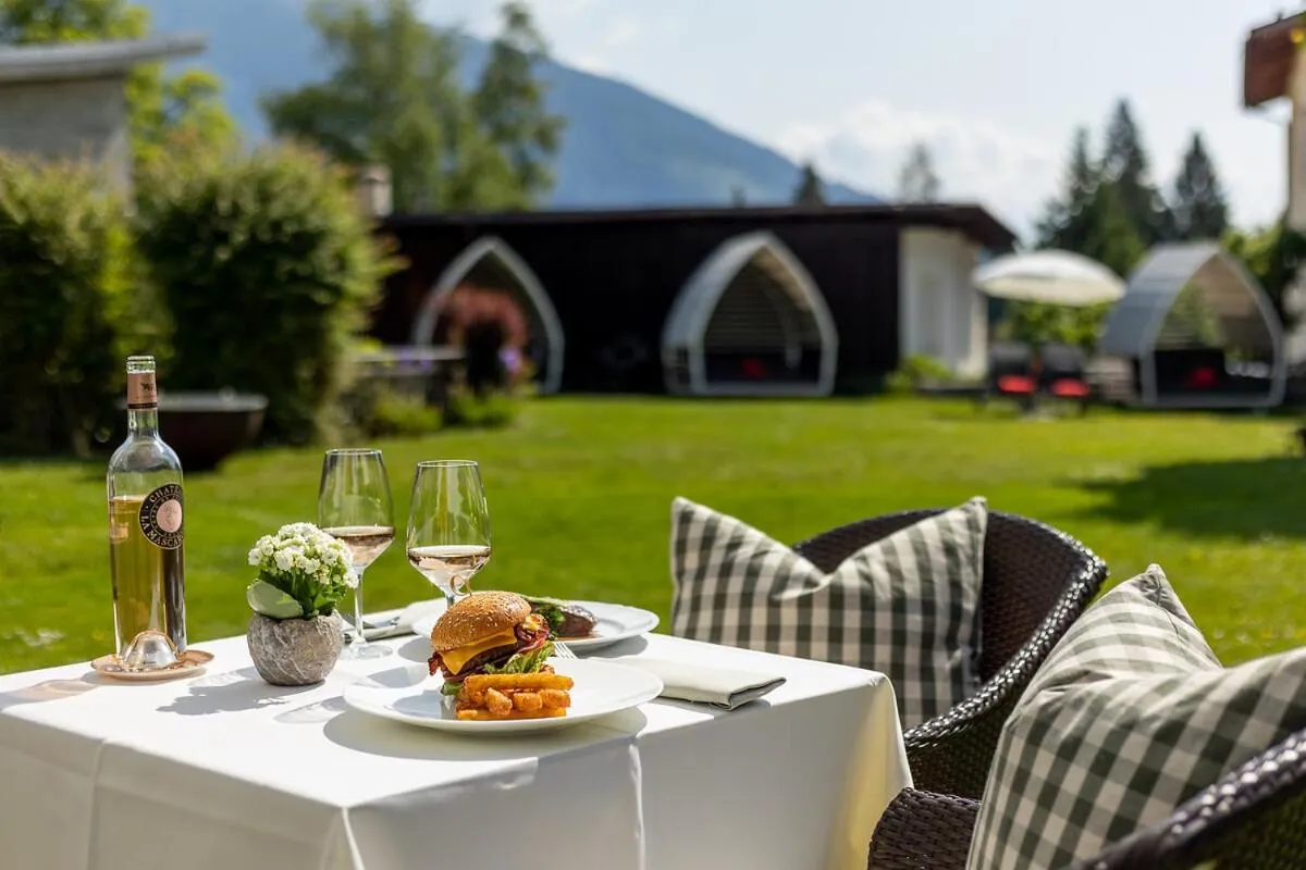 Food and drinks in Hotel Adula