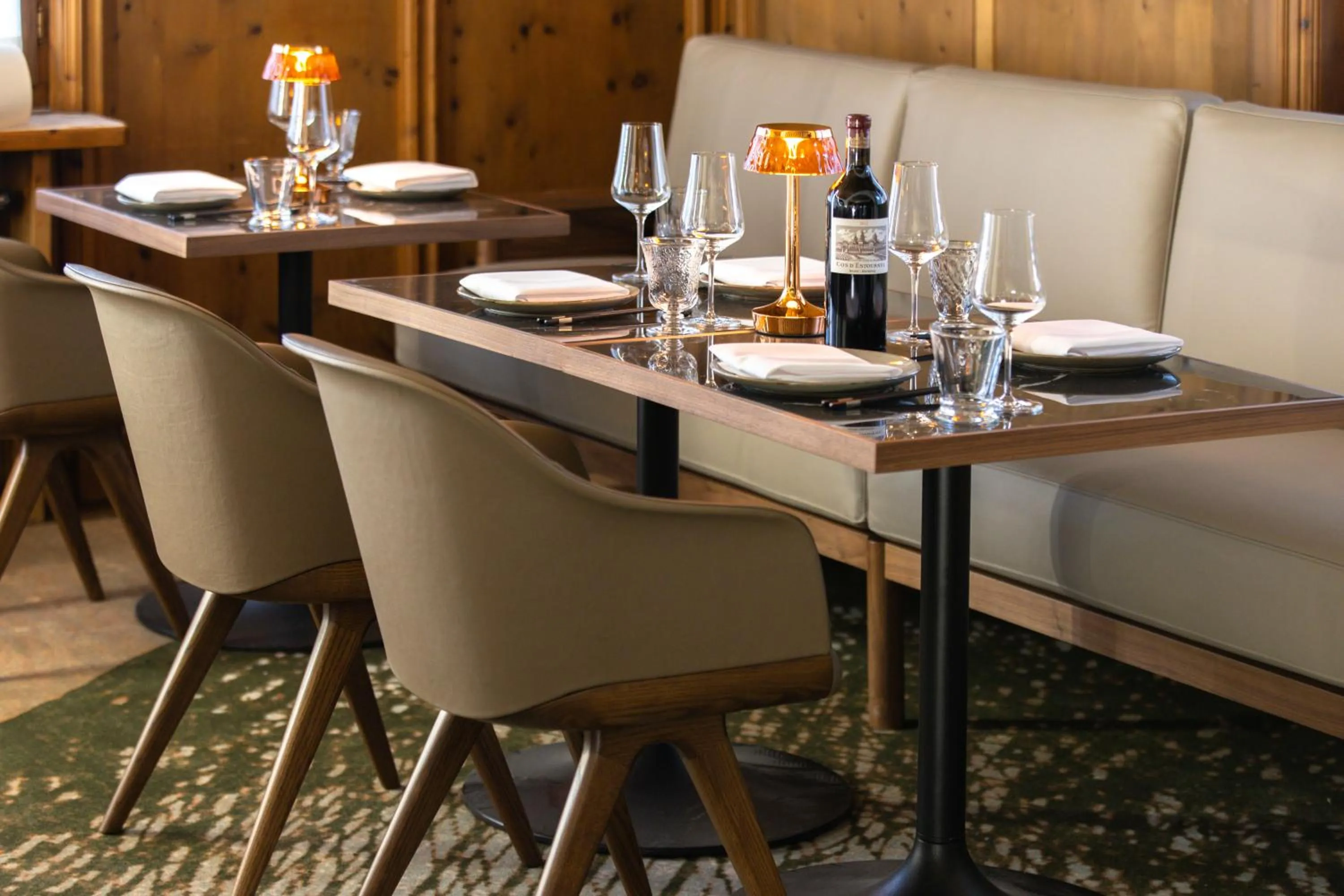 Food and drinks in Hotel Adula