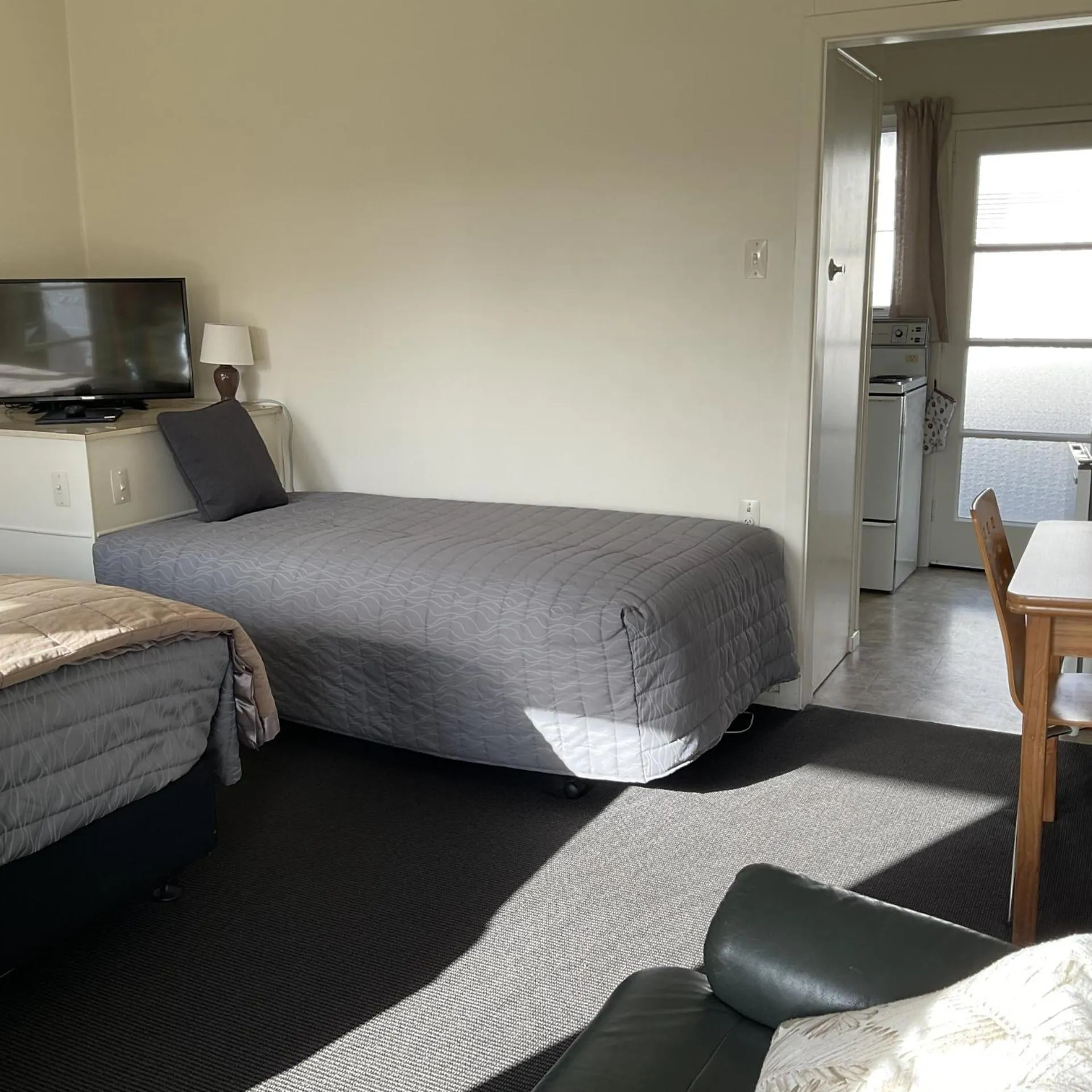 Bed in Alexandra Garden Court Motel