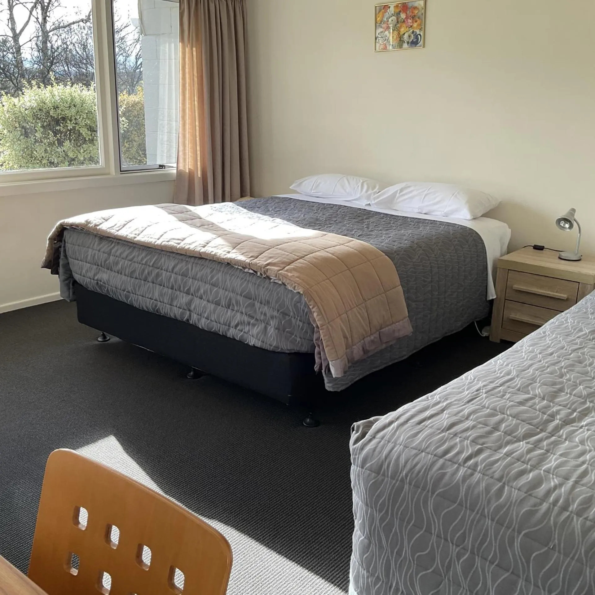Bed in Alexandra Garden Court Motel