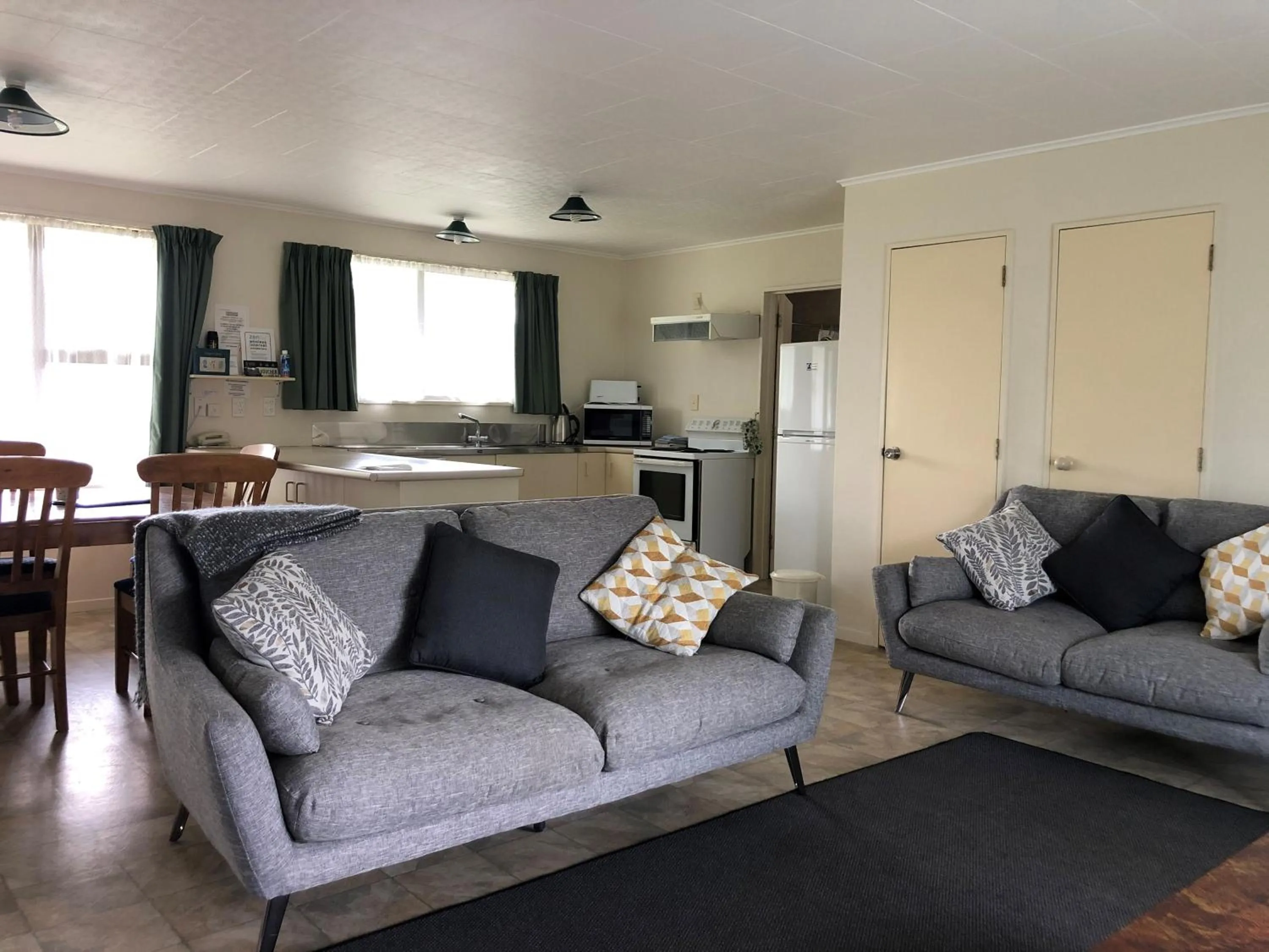 Living room in Alexandra Garden Court Motel