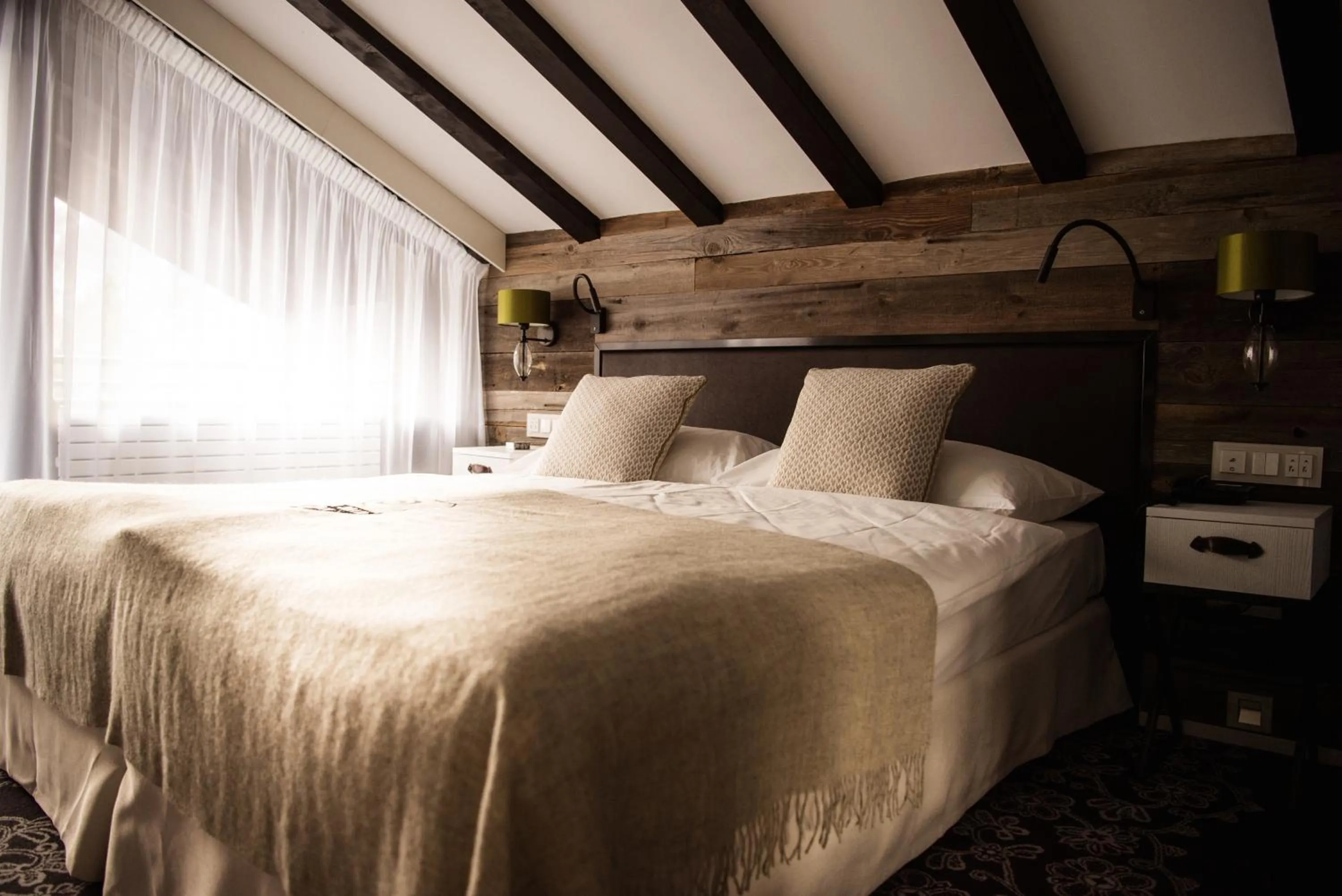 Restaurant/places to eat, Bed in Wellness Hotel Alpenhof