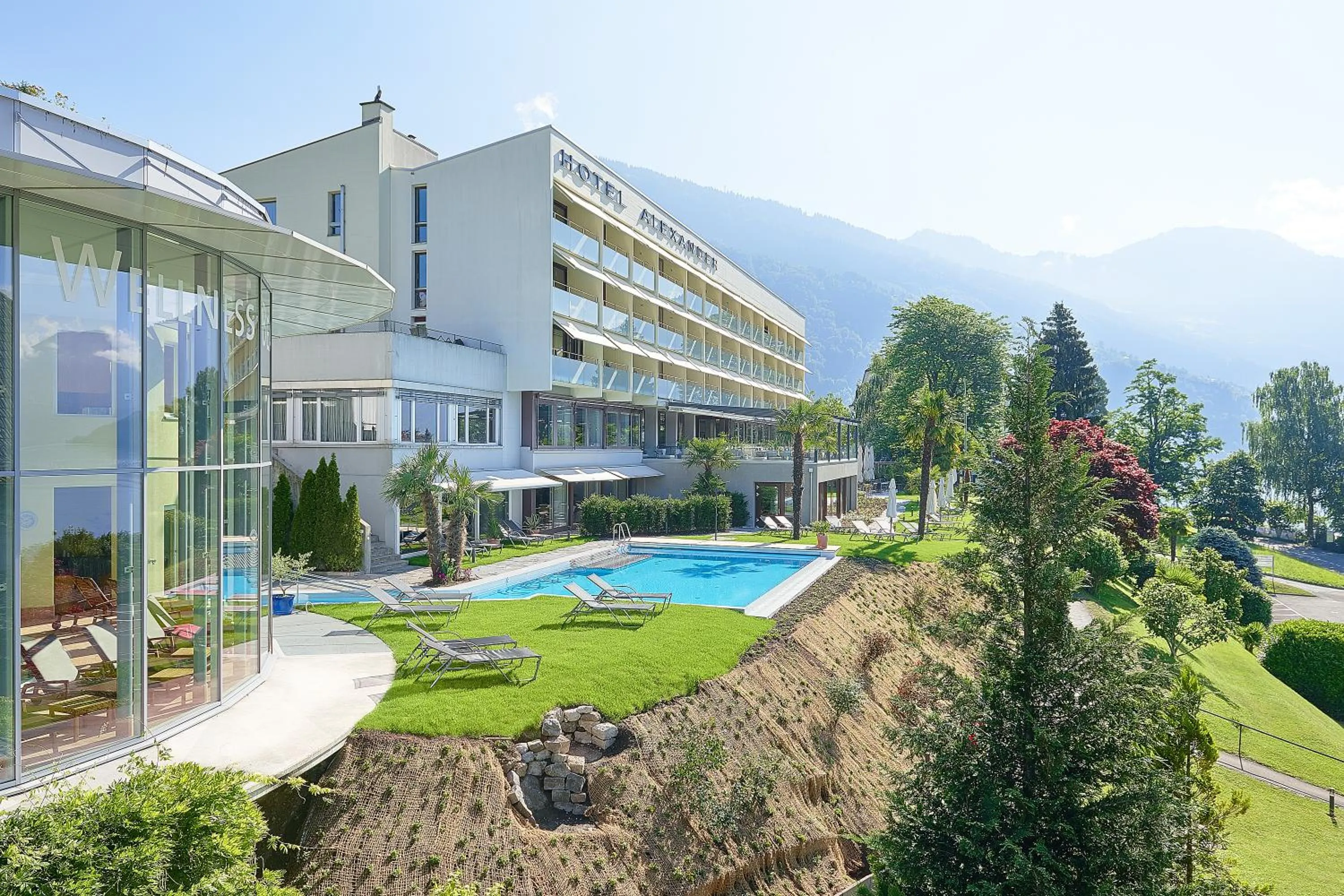 Property building in Hotel Alexander