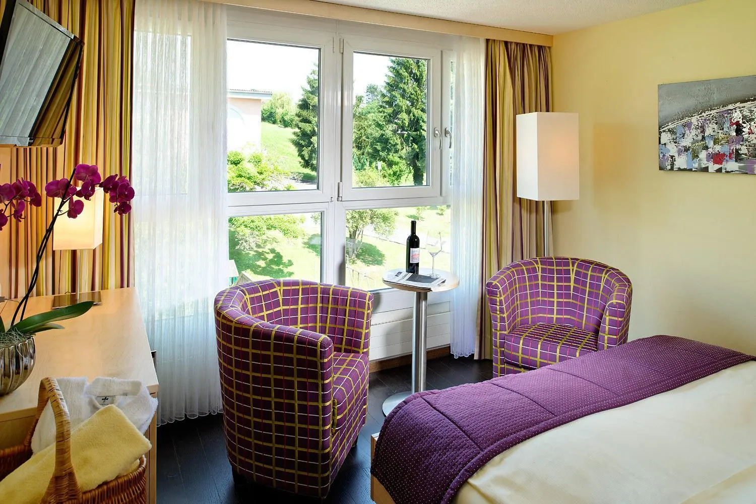 Bed in Hotel Alexander