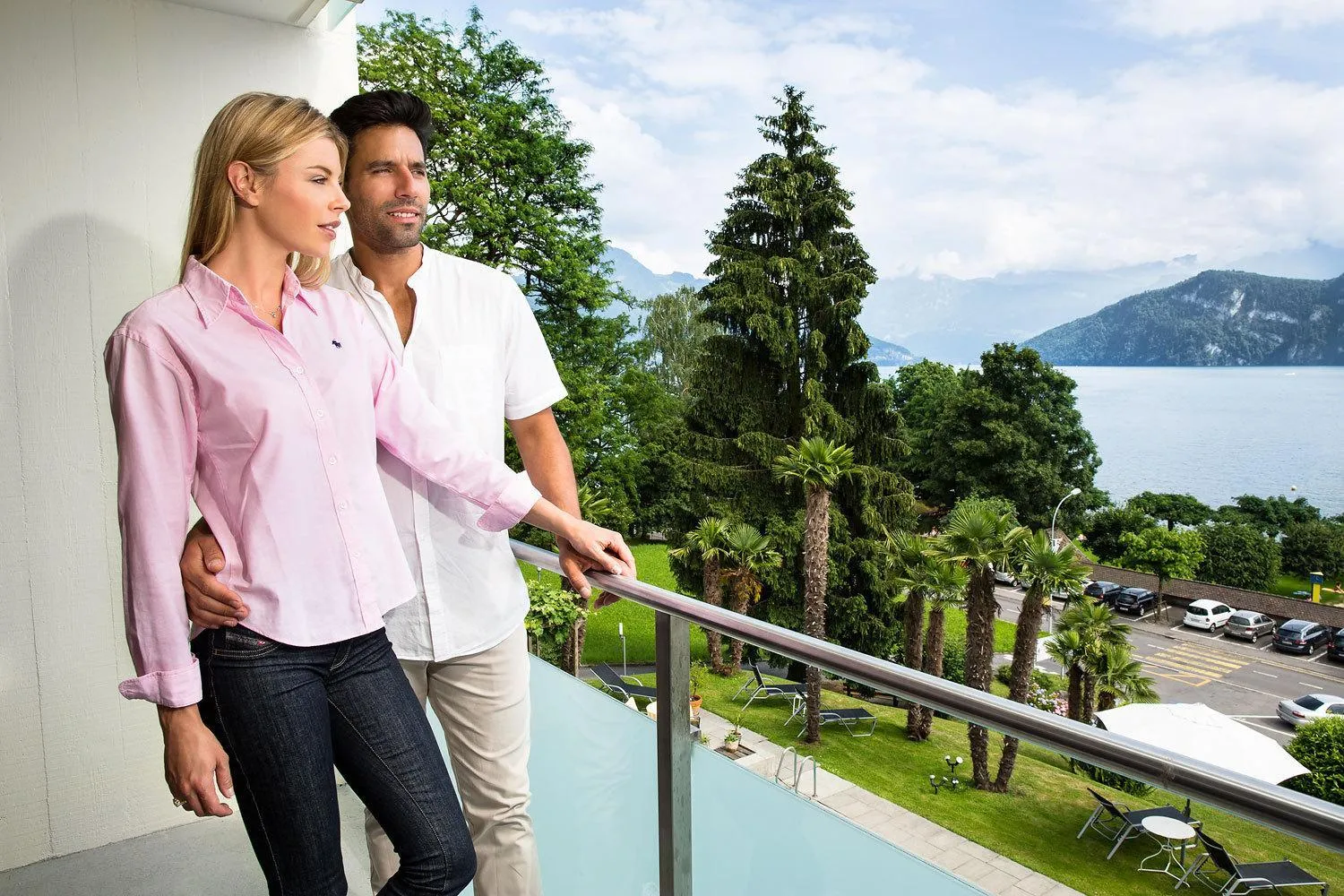 People in Hotel Alexander