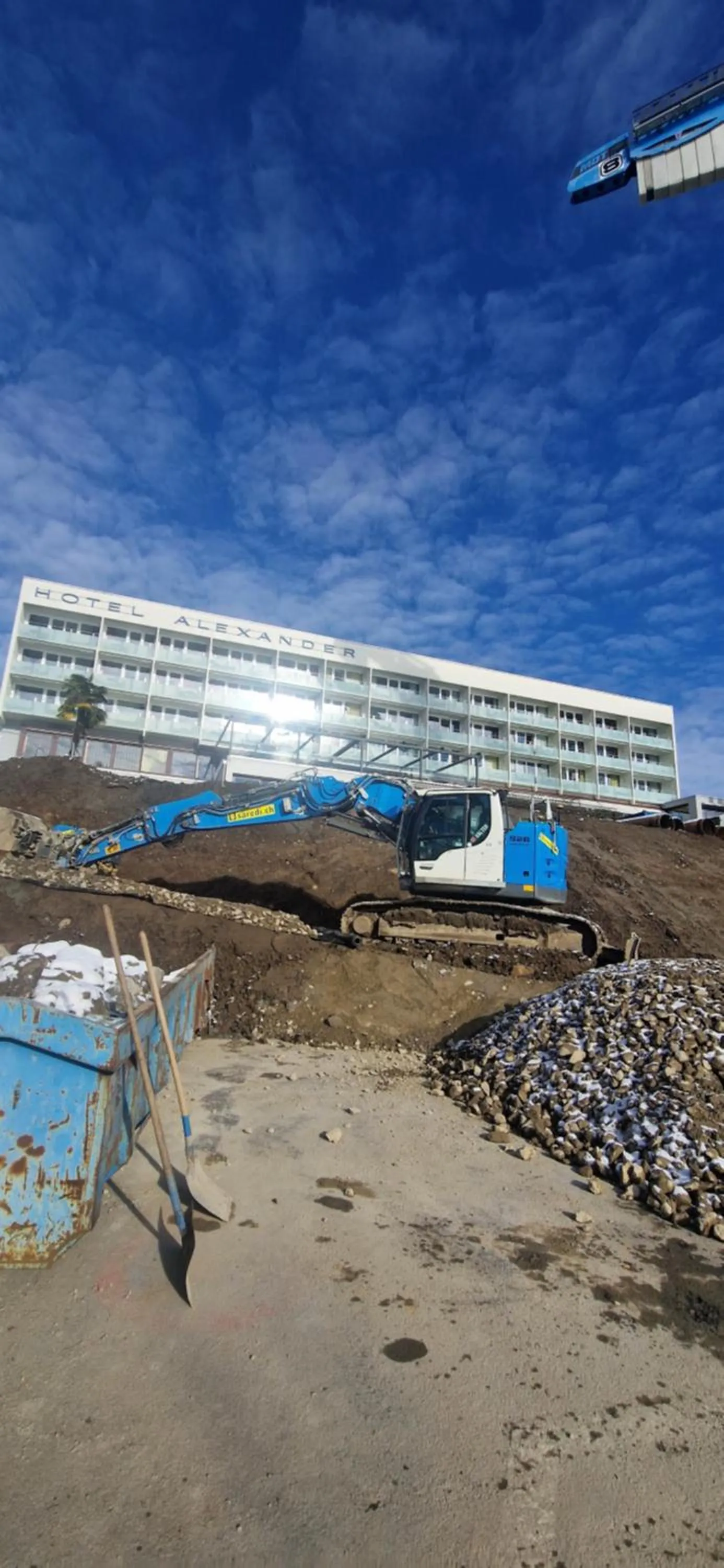 Property building in Hotel Alexander