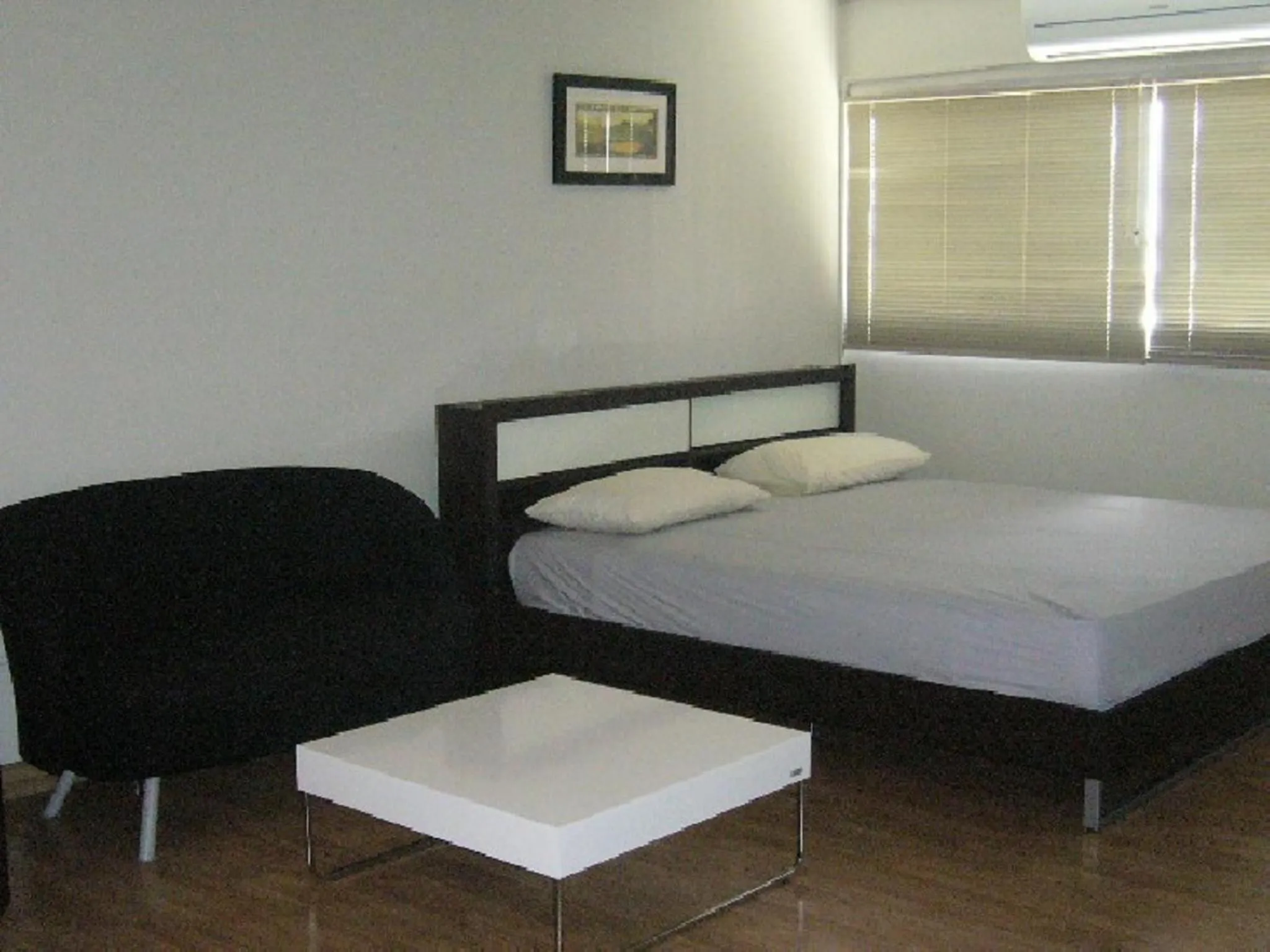Bed in DMK Don Mueang Airport Guest House