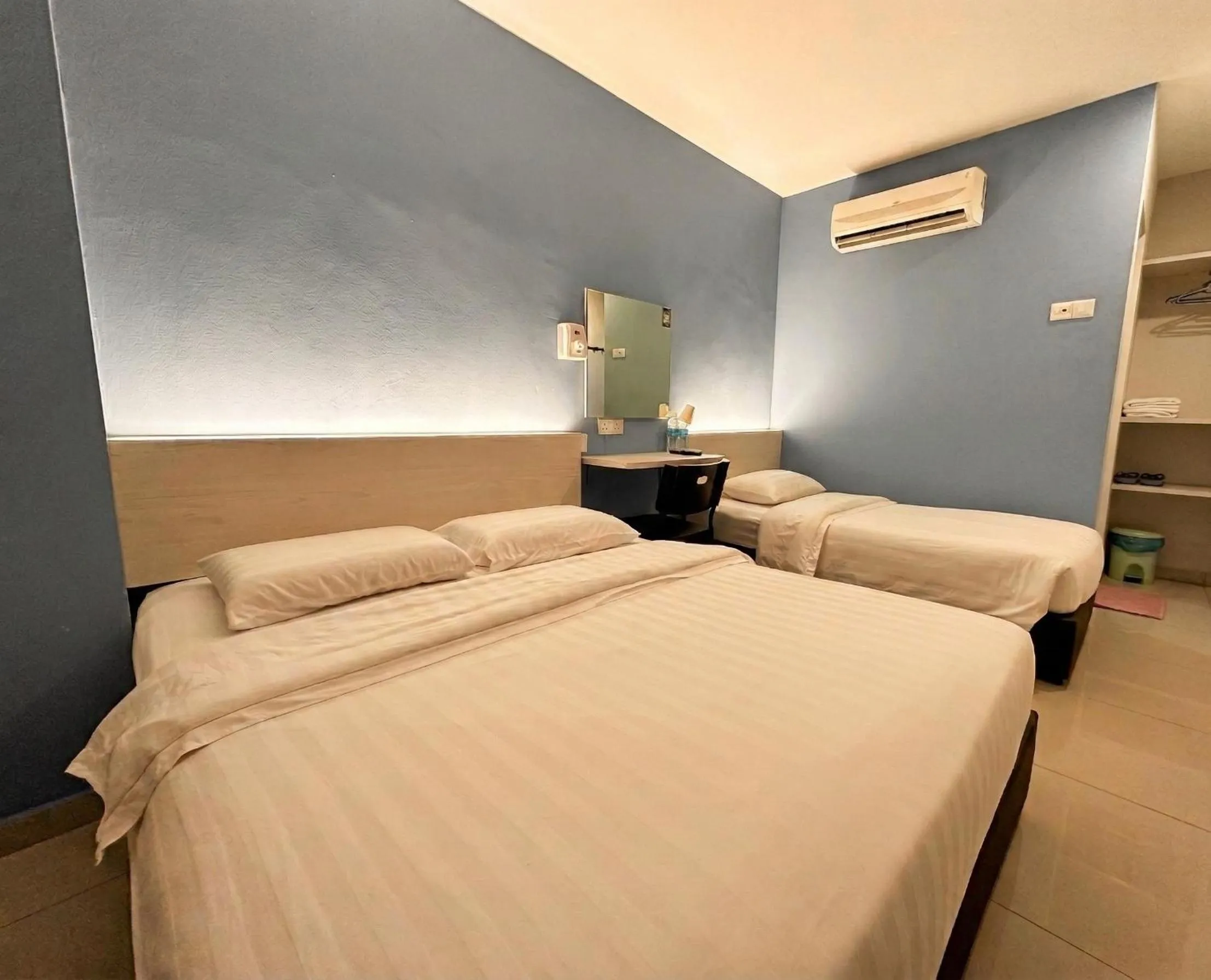 Bed in De UPTOWN Hotel @ P.J. 222