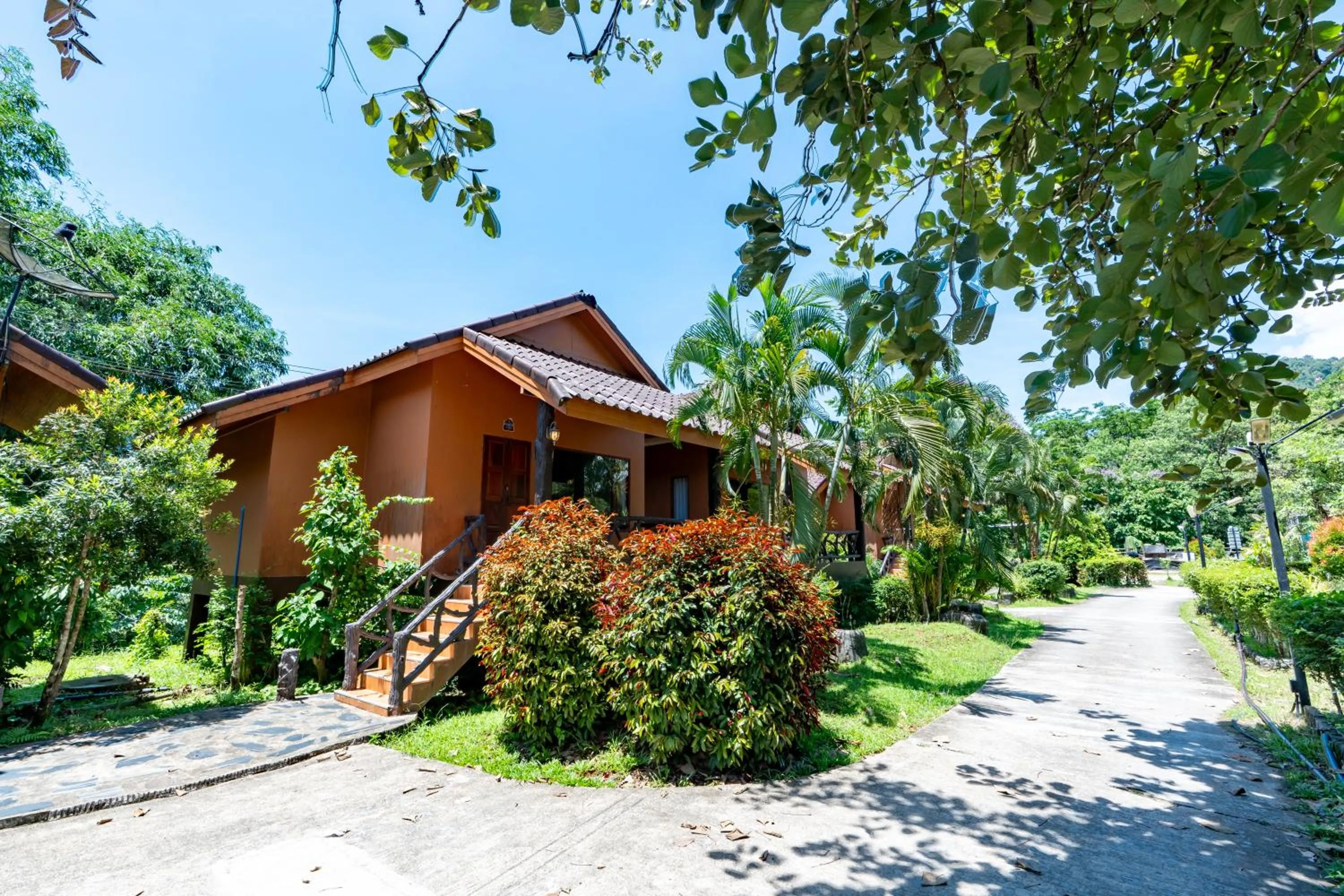 Khaosok Rainforest Resort