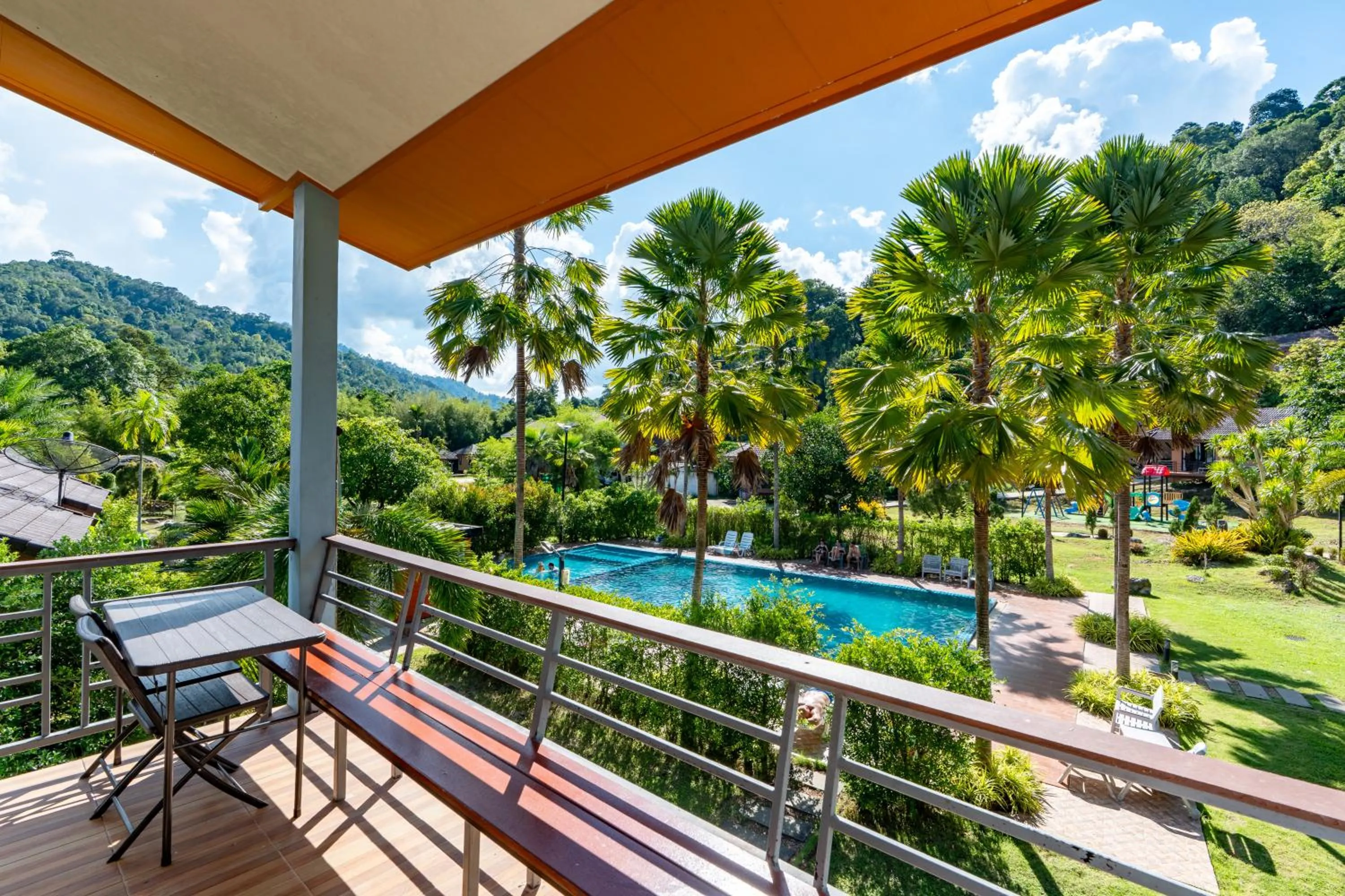 Khaosok Rainforest Resort