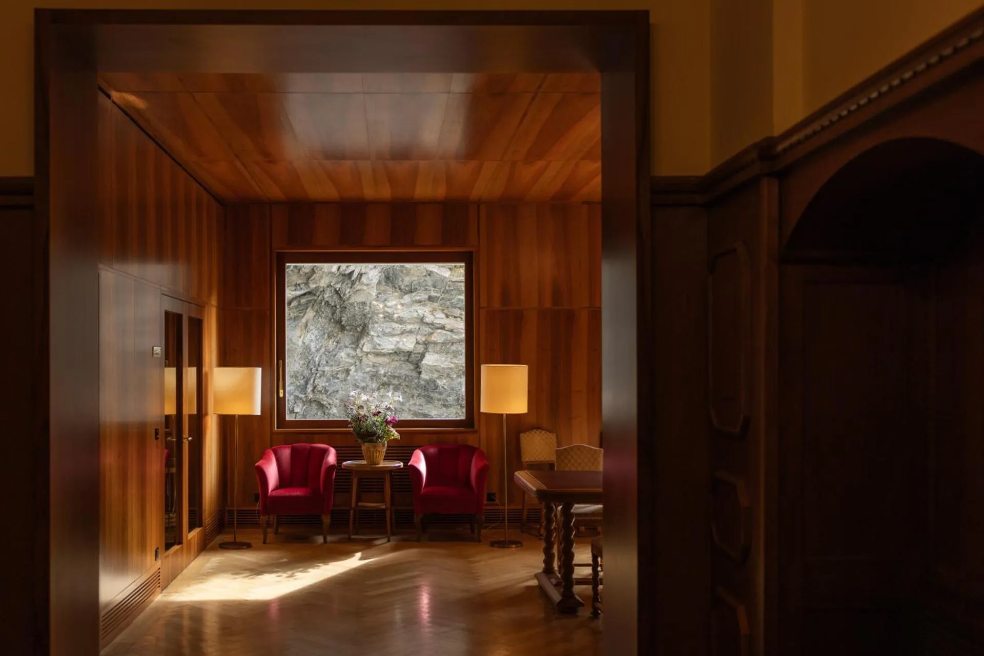 Lounge or bar in Hotel Waldhaus Sils