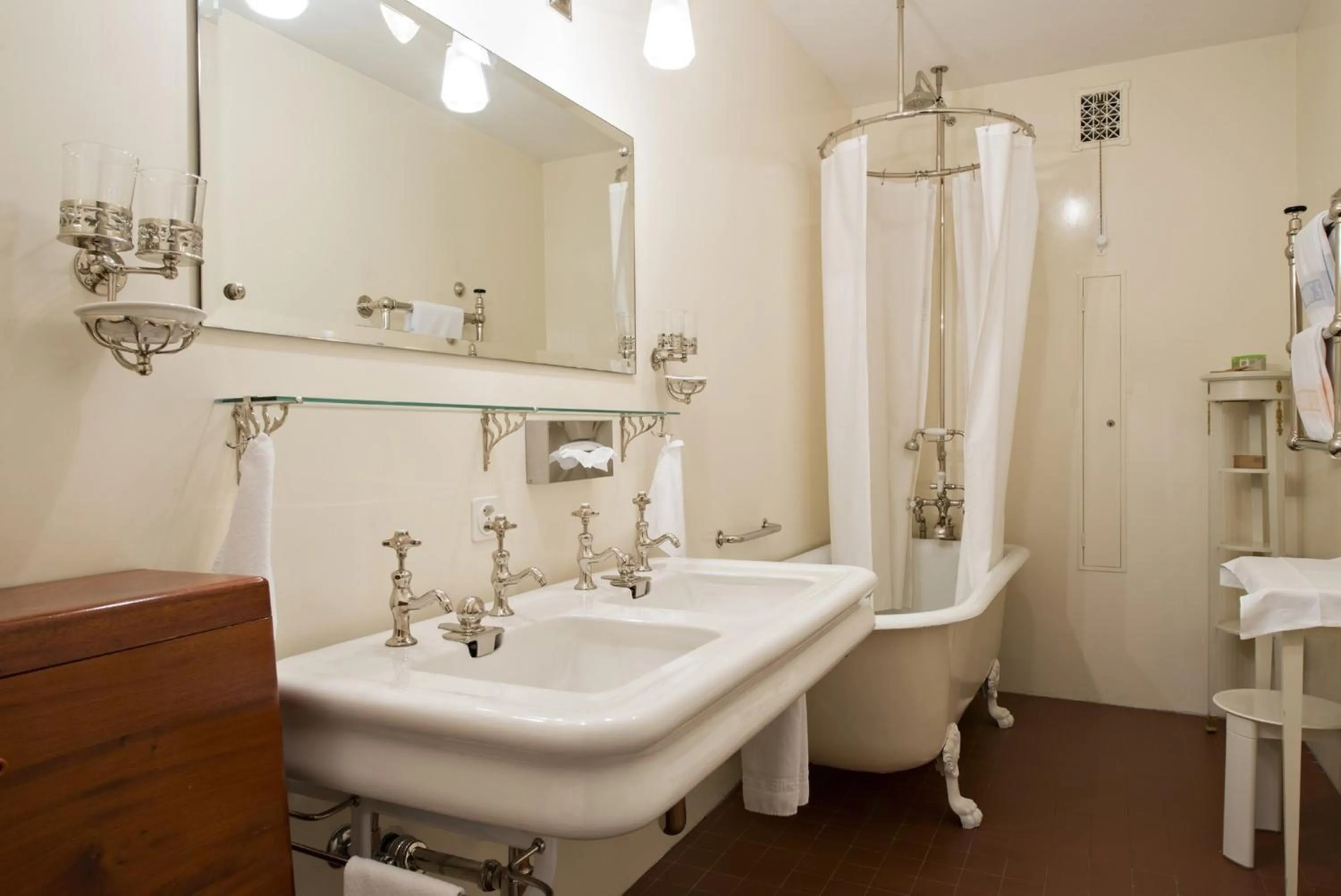 Bathroom in Hotel Waldhaus Sils