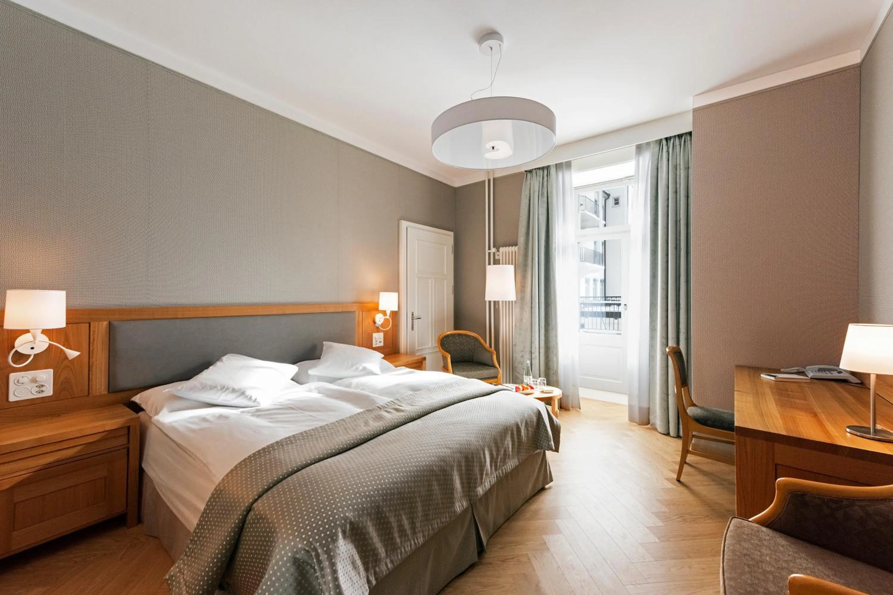 Bed in Hotel Waldhaus Sils