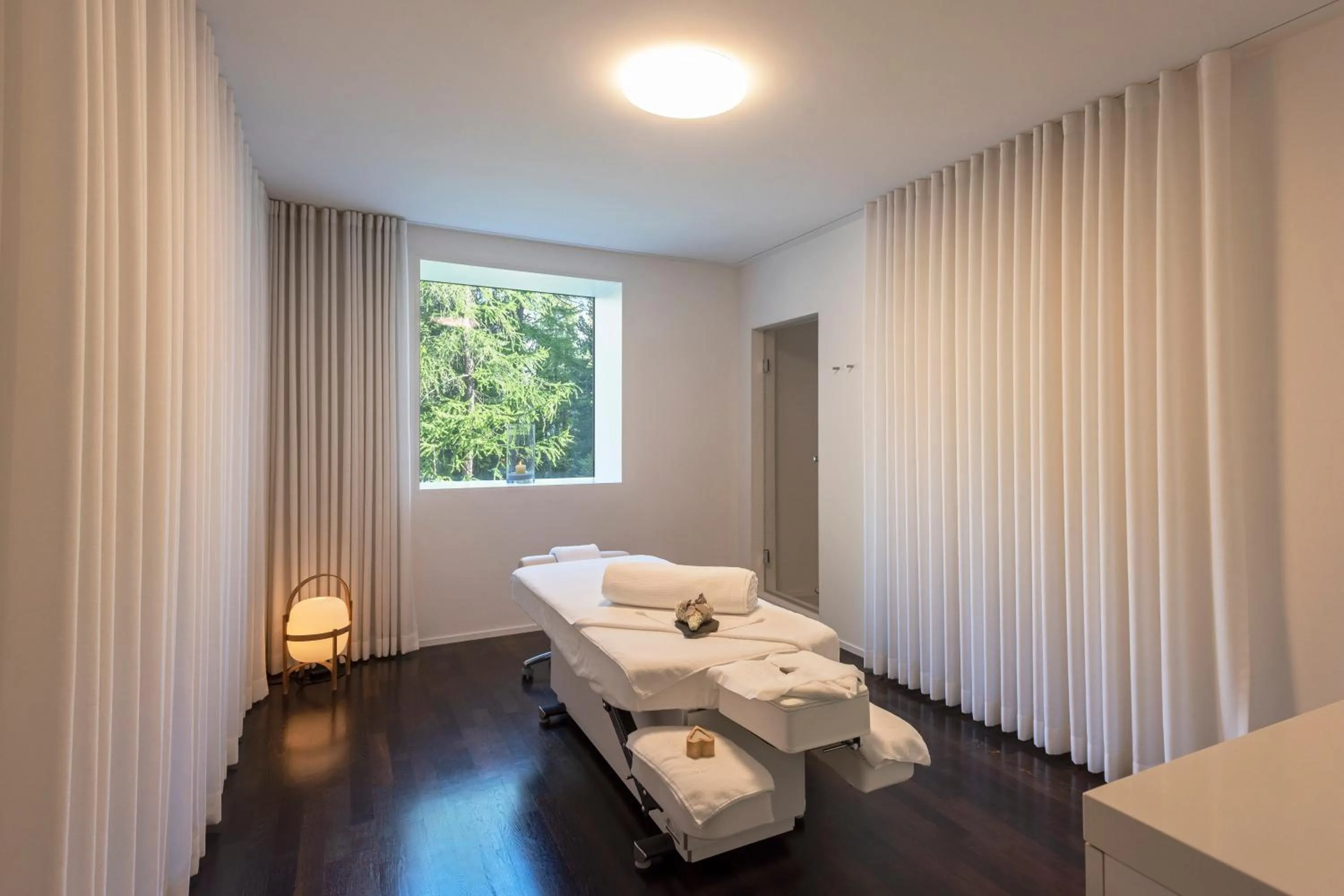 Massage, Bed in Hotel Waldhaus Sils