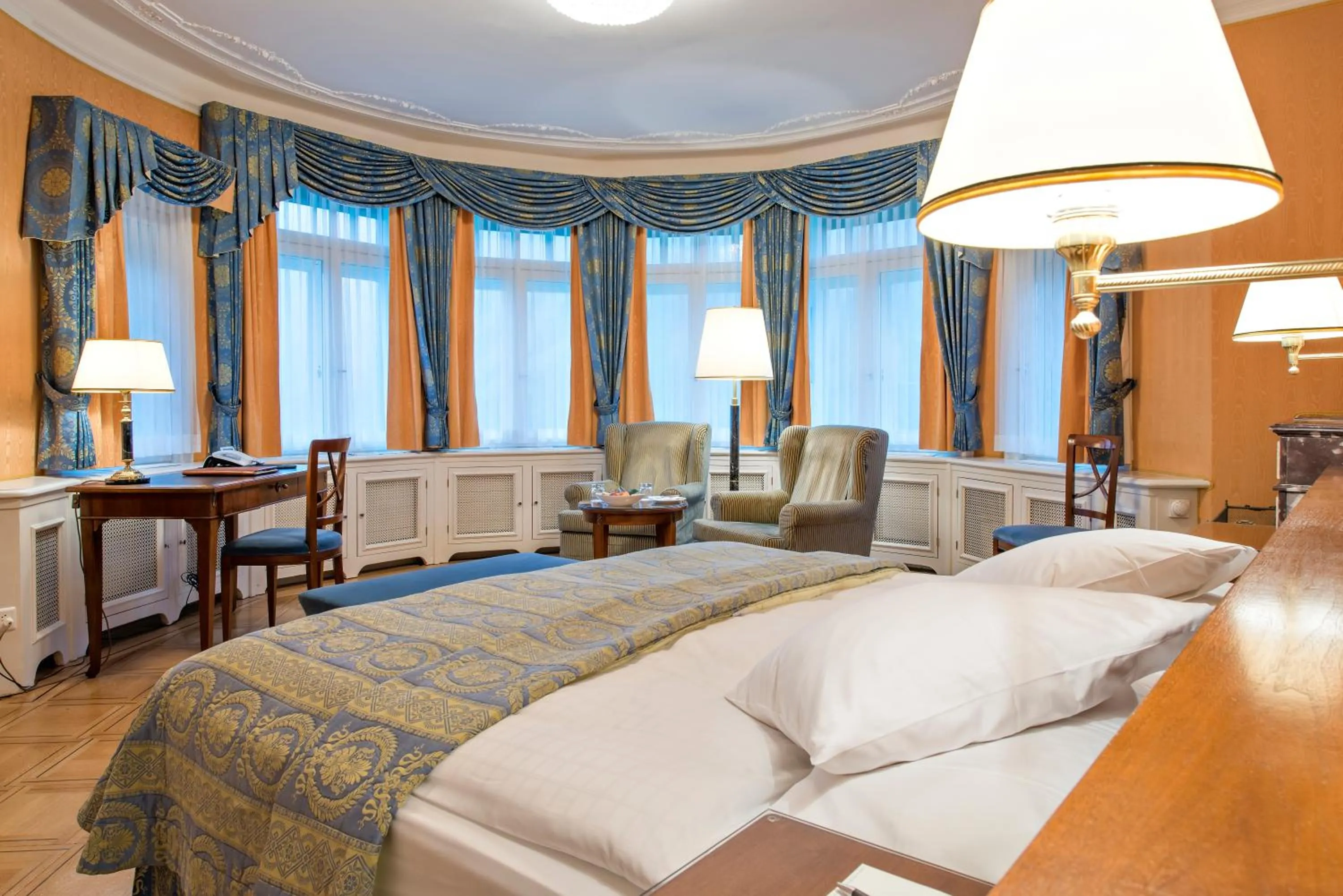 Photo of the whole room, Bed in Hotel Waldhaus Sils